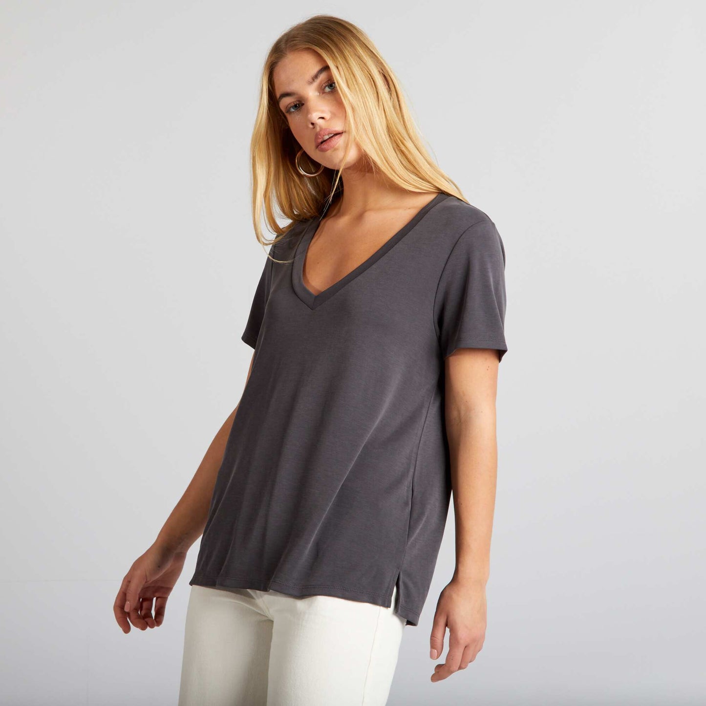 T-shirt stretch à col V NOIR