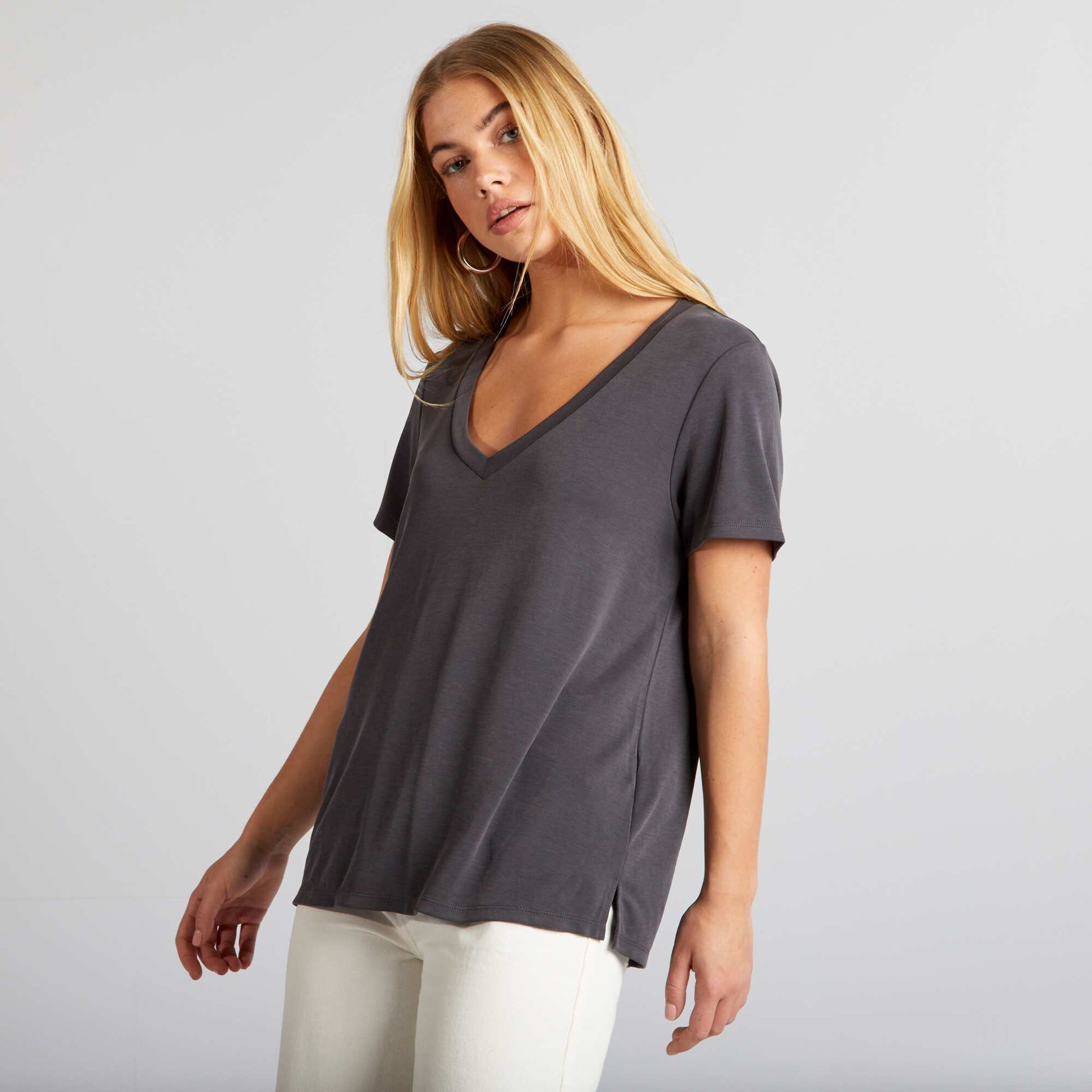 T-shirt stretch à col V NOIR