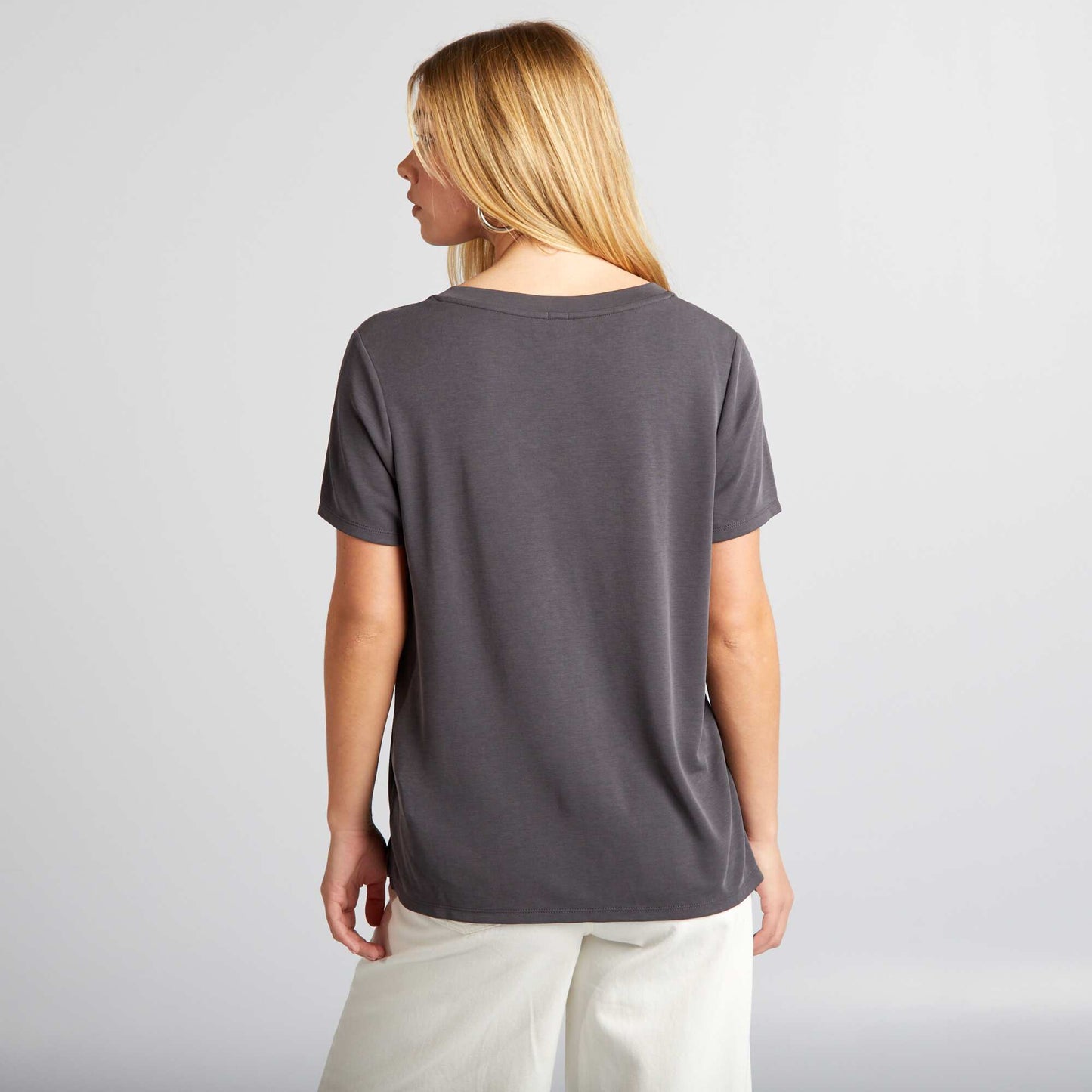 T-shirt stretch à col V NOIR