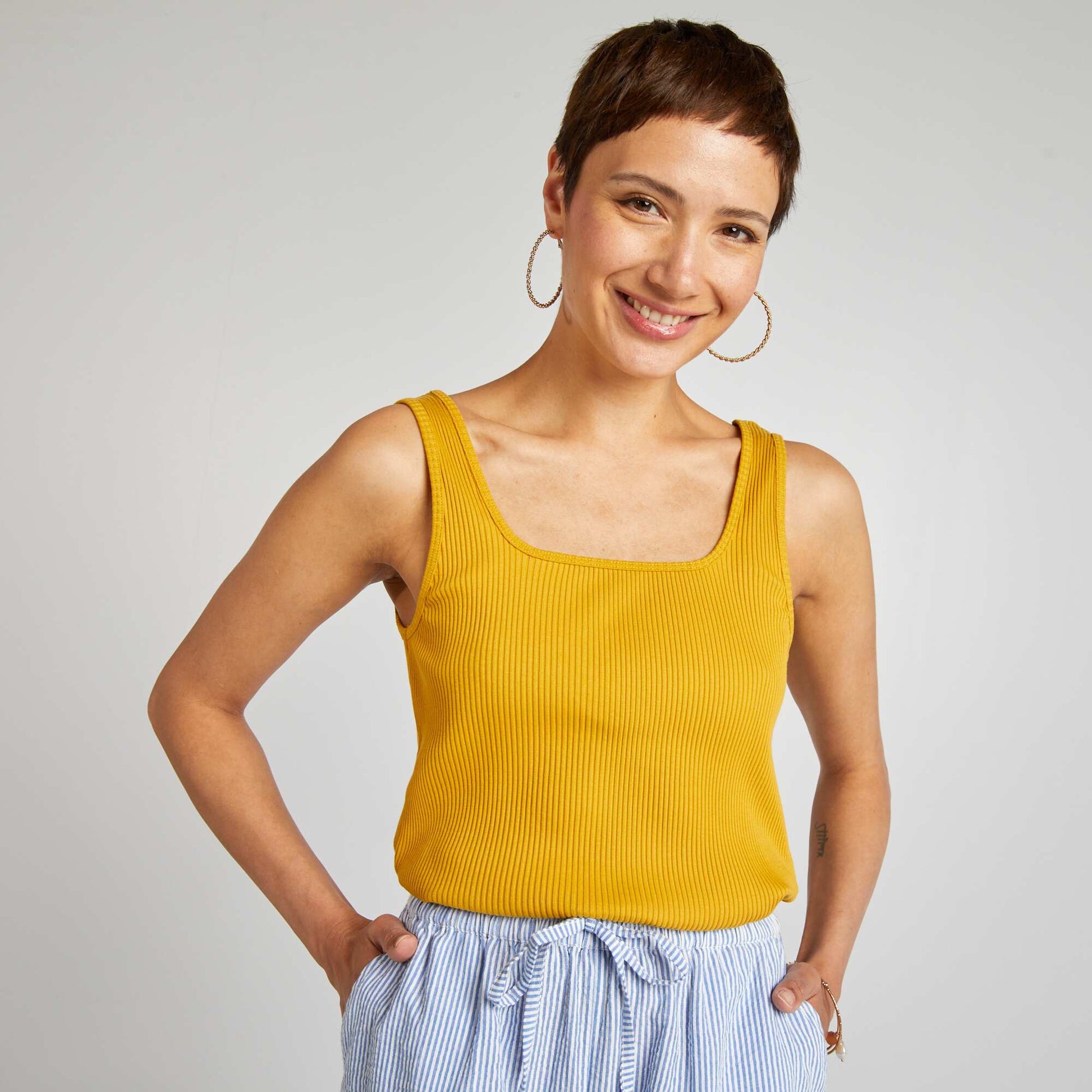 Débardeur côtelé avec col carré JAUNE