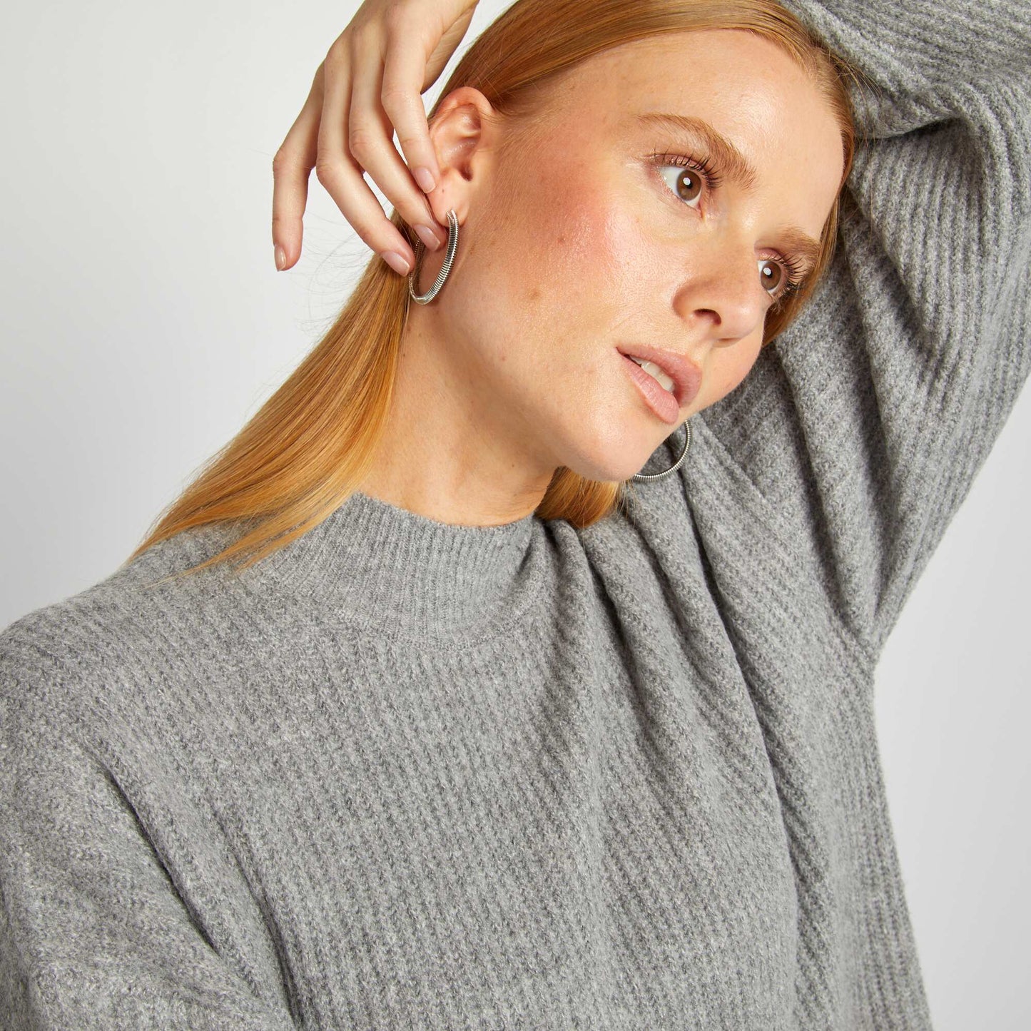 Robe pull en maille et col ras du cou GRIS