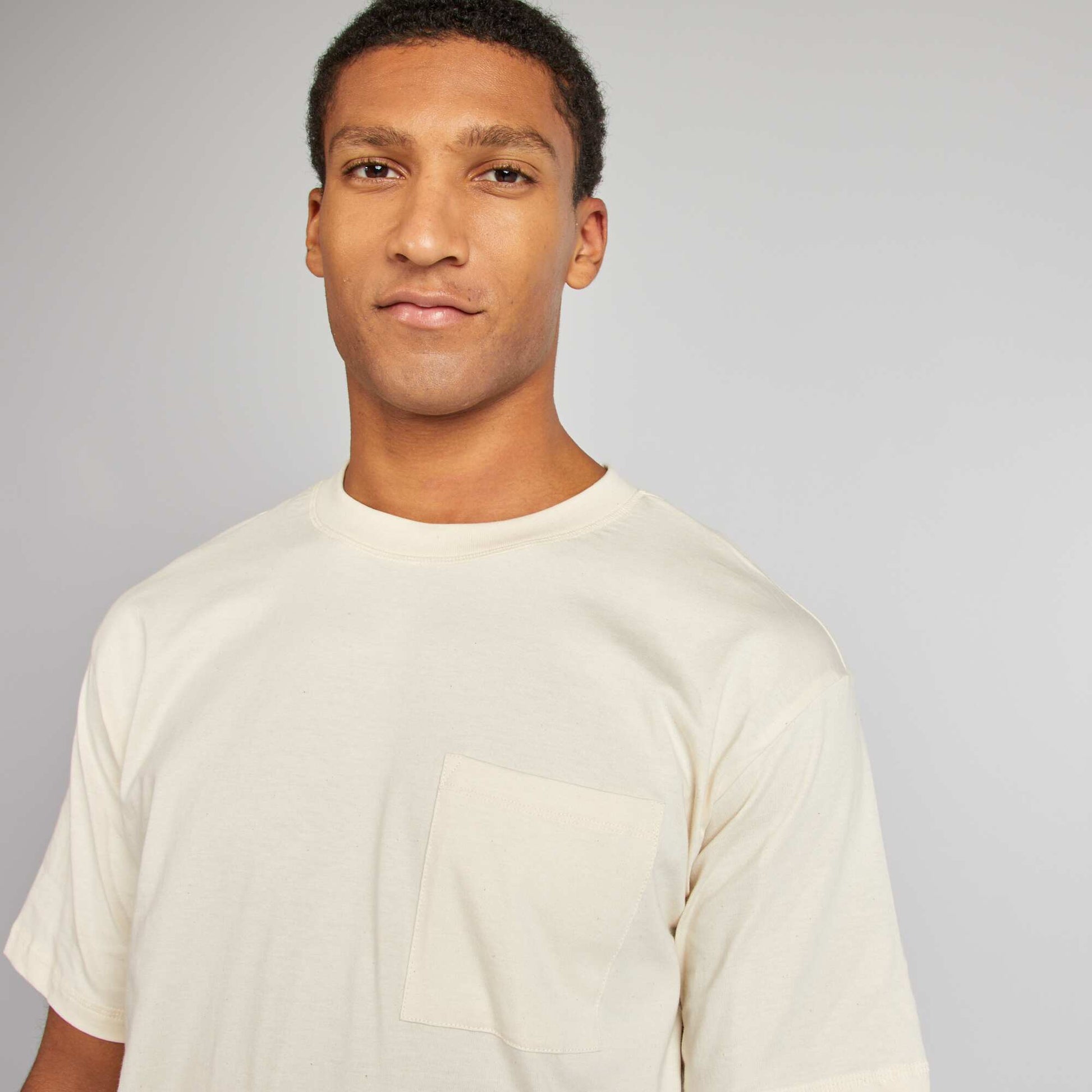 T-shirt uni avec poche poitrine ECRU