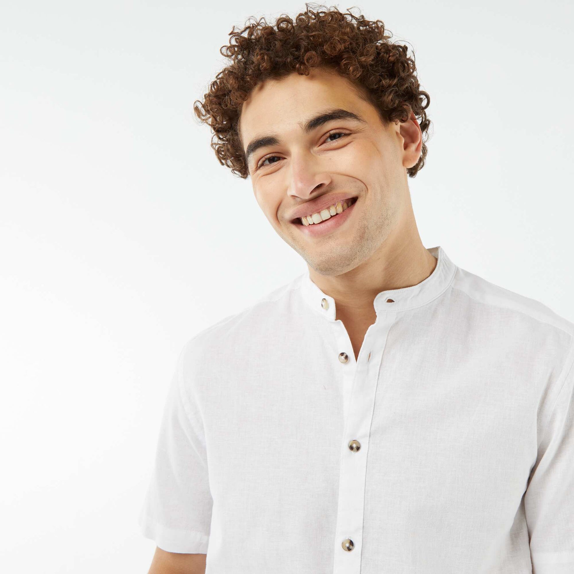 Chemise unie manches courtes col mao BLANC