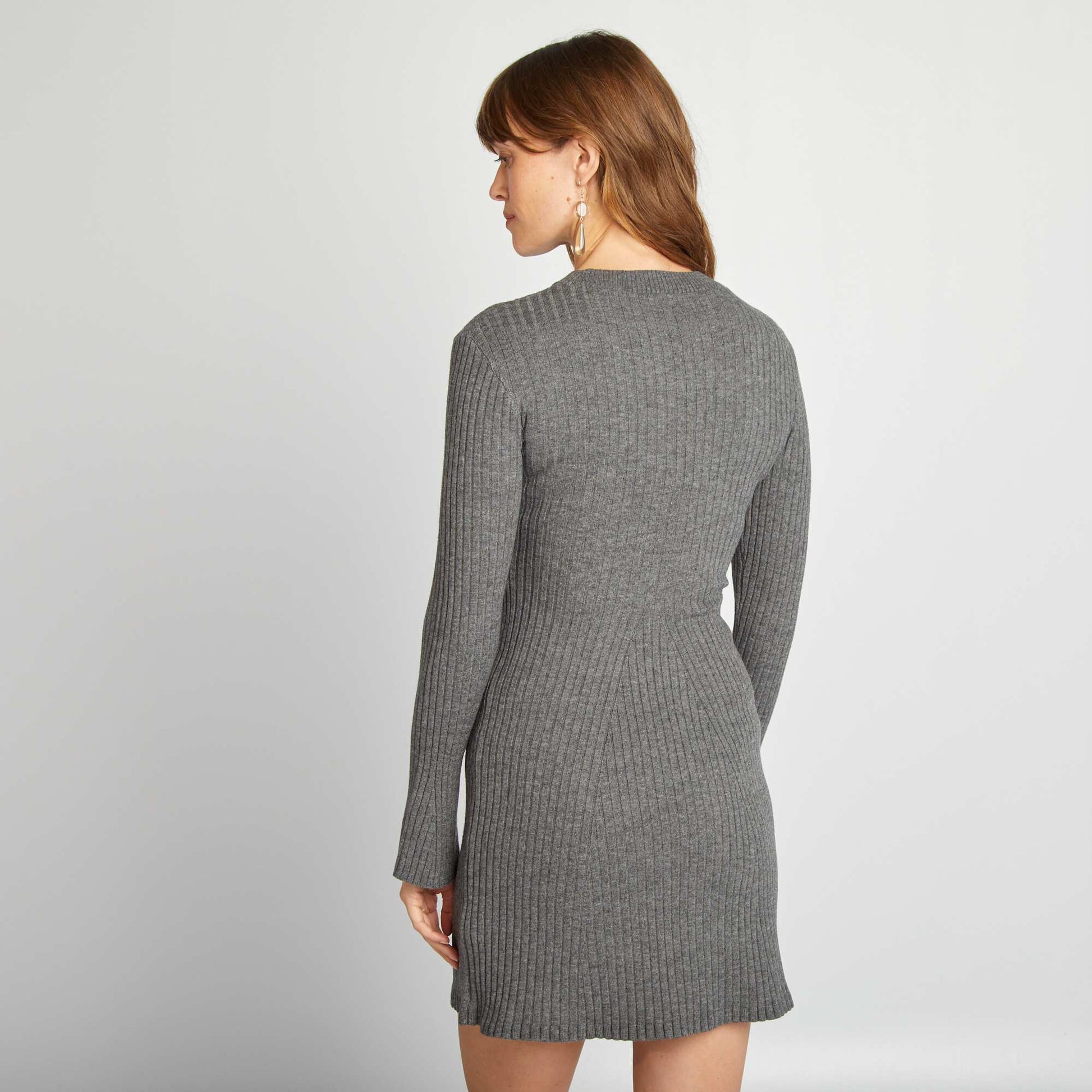 Robe pull courte ajustée GRIS