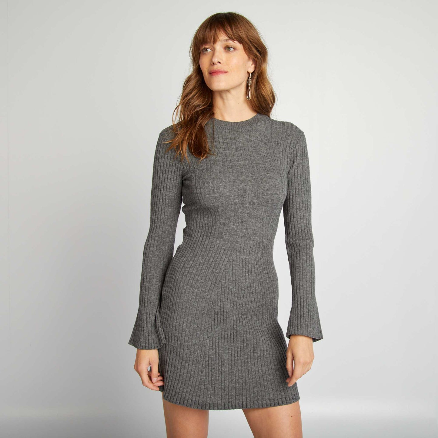 Robe pull courte ajustée GRIS