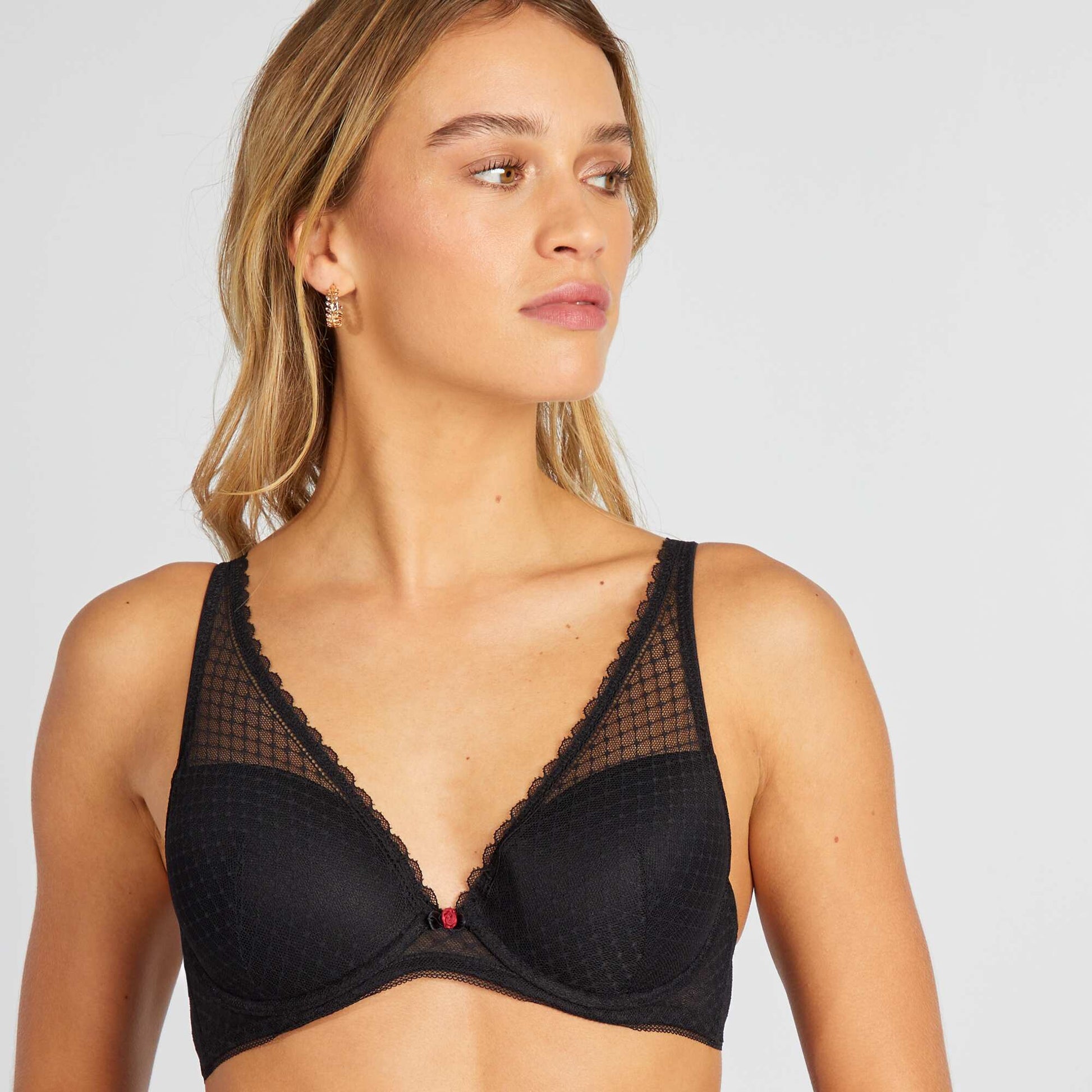 Soutien-gorge en dentelle effet foulard NOIR
