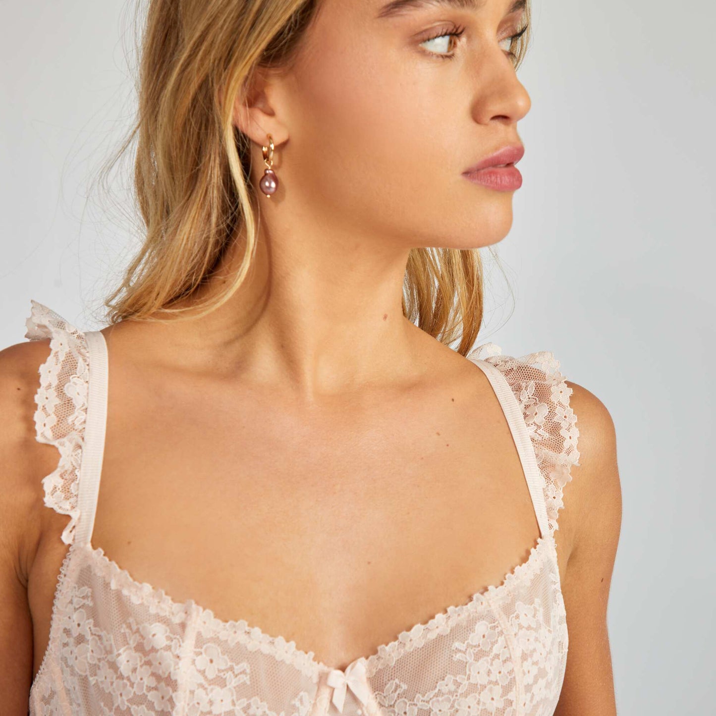 Soutien-gorge corbeille en dentelle ROSE POUDRé