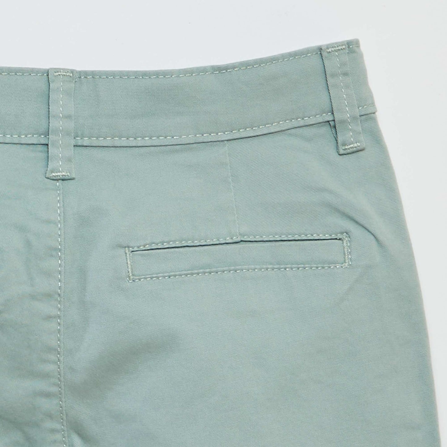 Bermuda en twill VERT