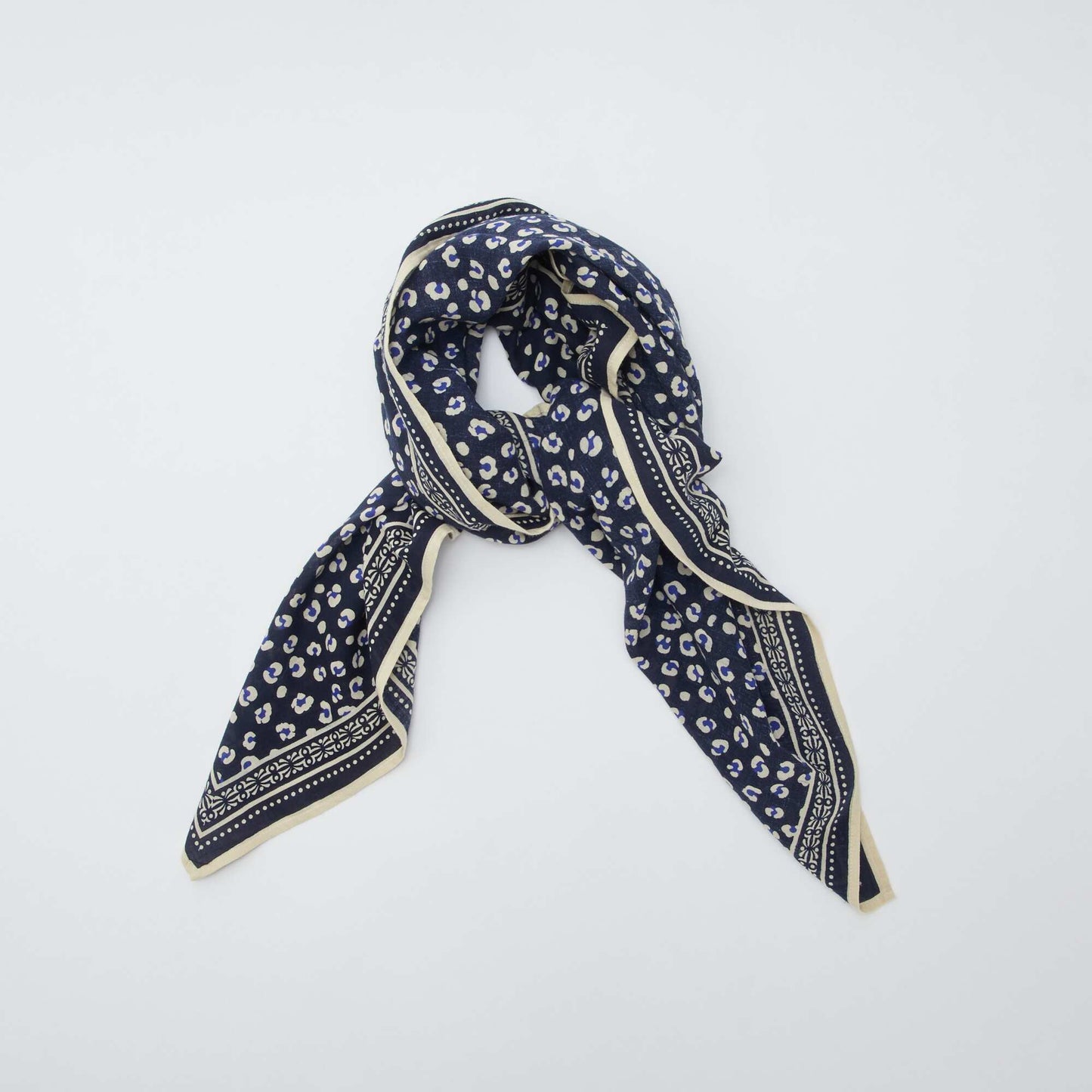 Large foulard imprimé BLEU LéOPARD