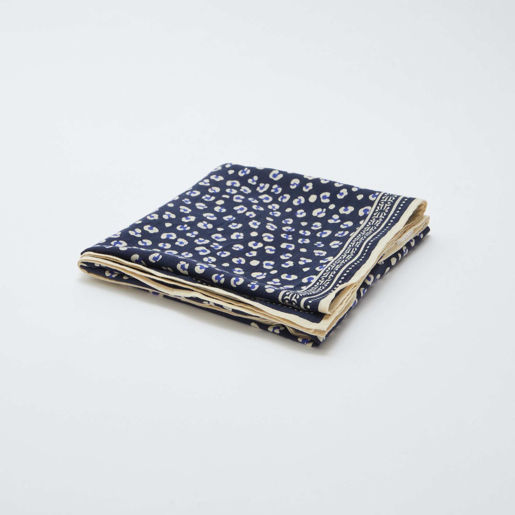 Large foulard imprimé BLEU LéOPARD
