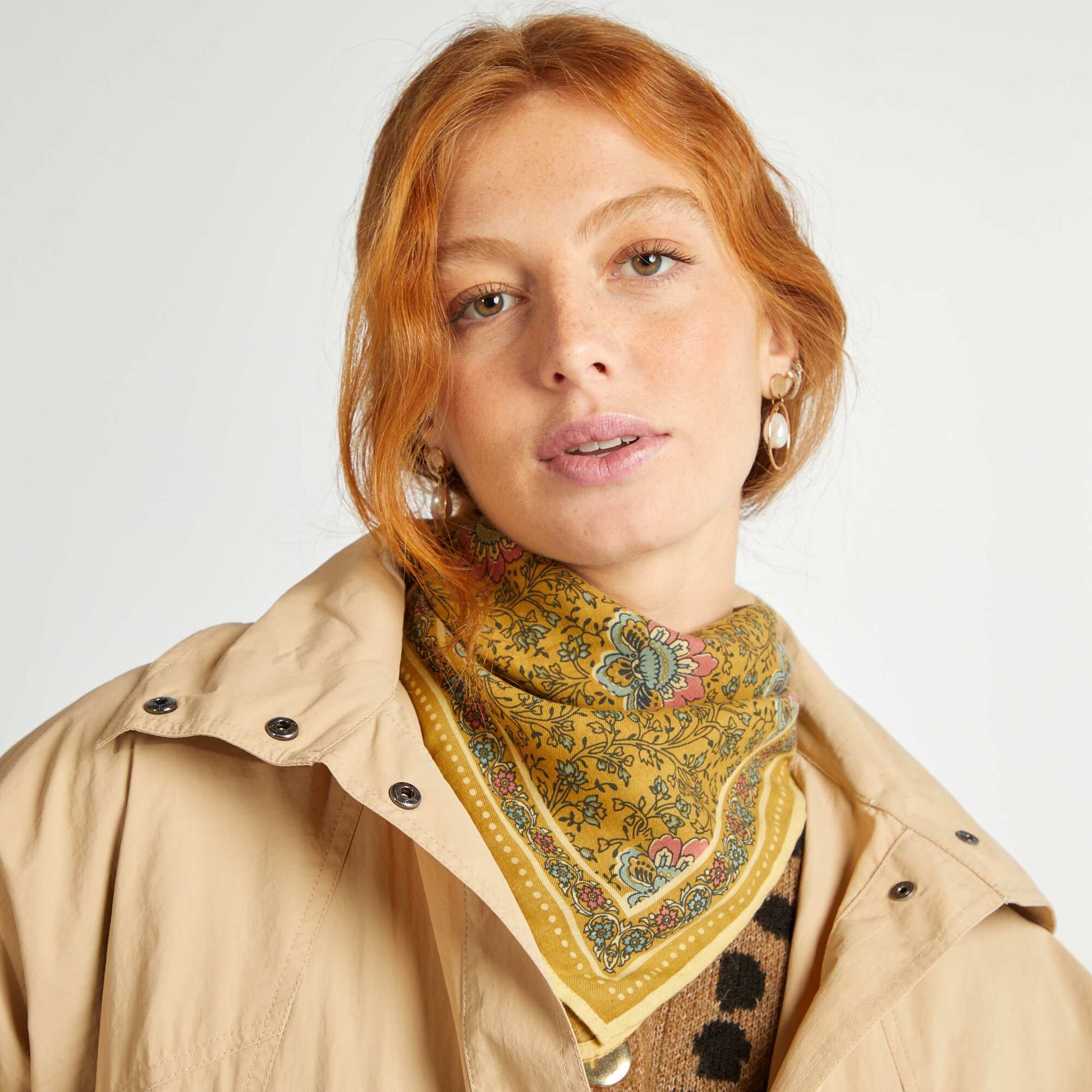 Large foulard imprimé MARRON