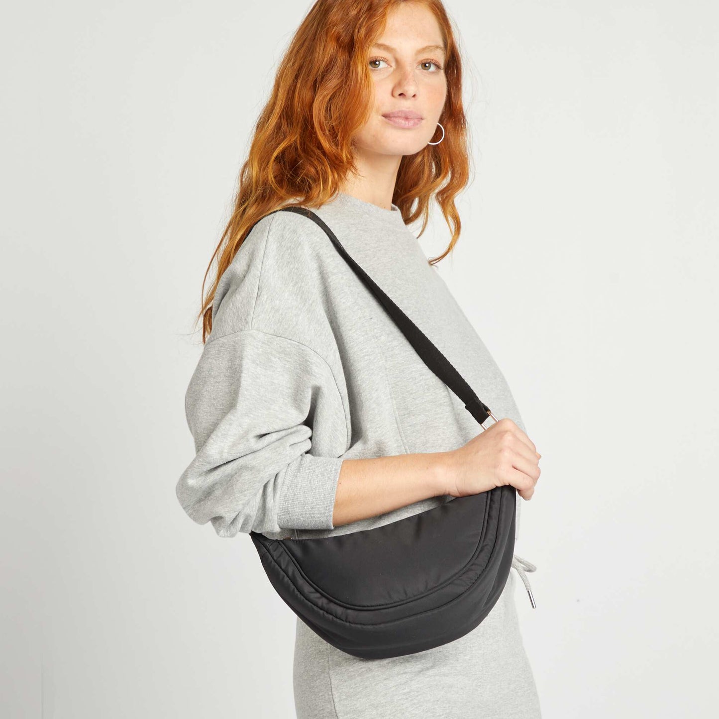 Sac demi lune en nylon NOIR