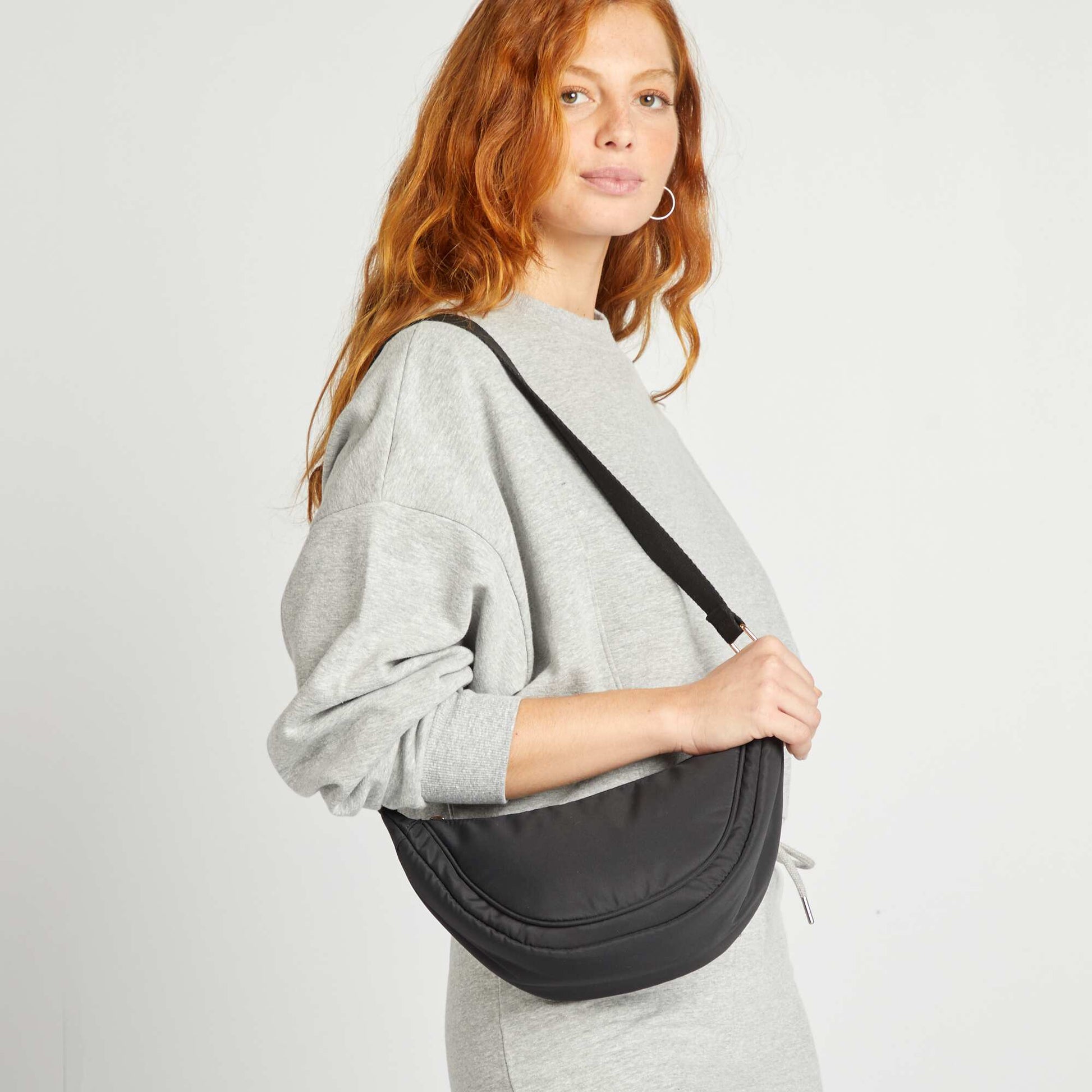 Sac demi lune en nylon NOIR
