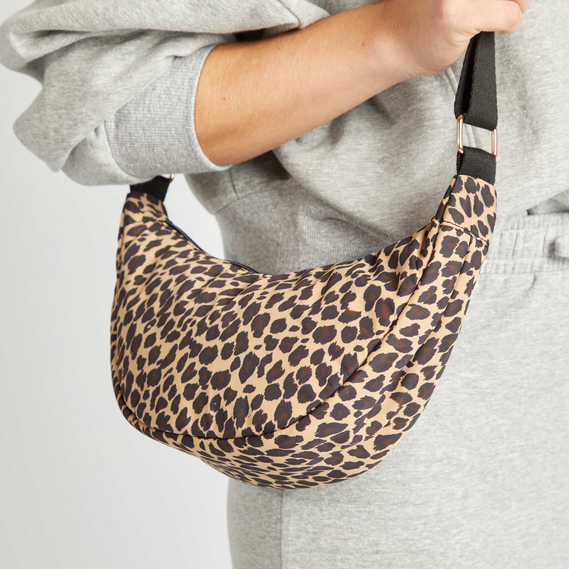Sac demi lune en nylon MARRON