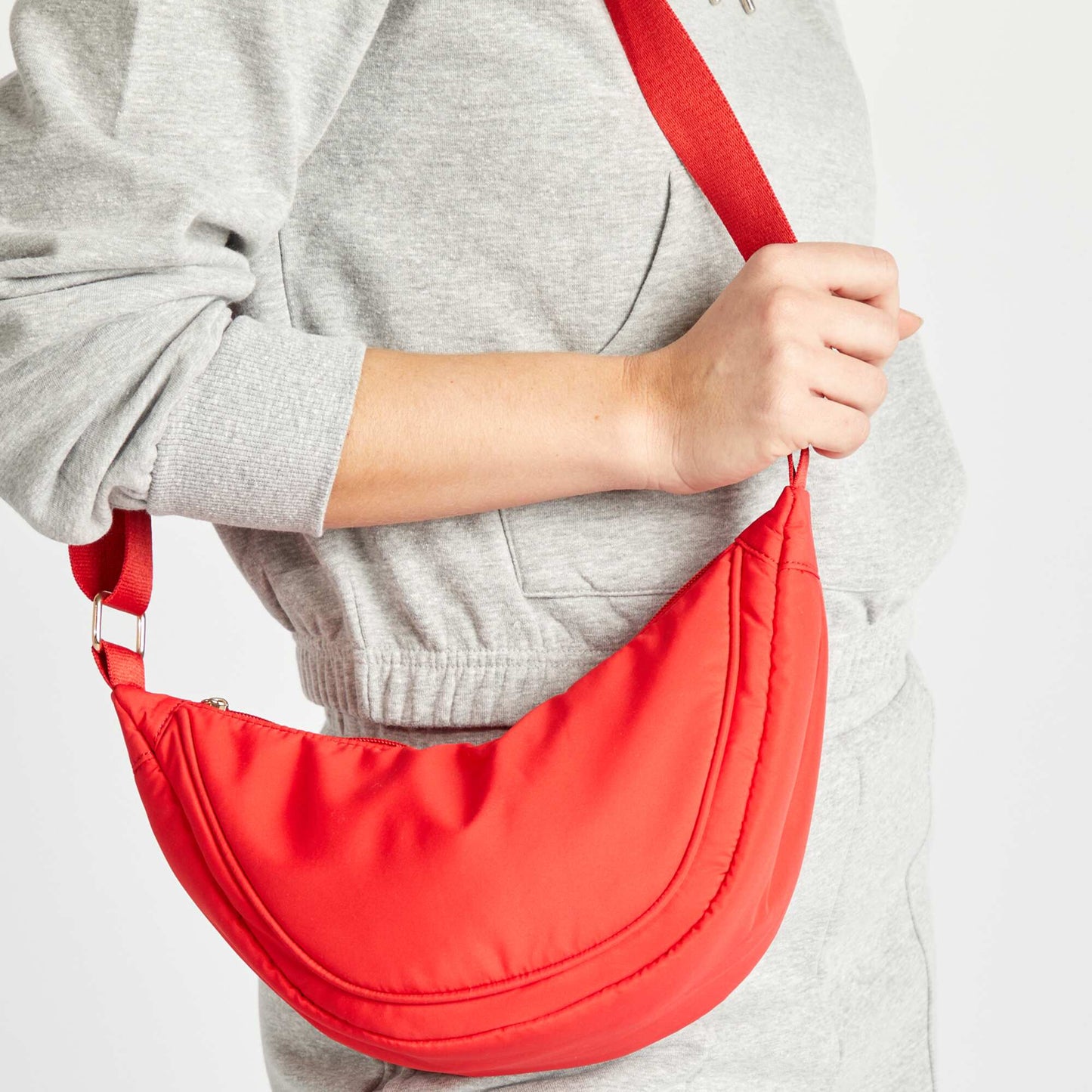 Sac demi lune en nylon ROUGE