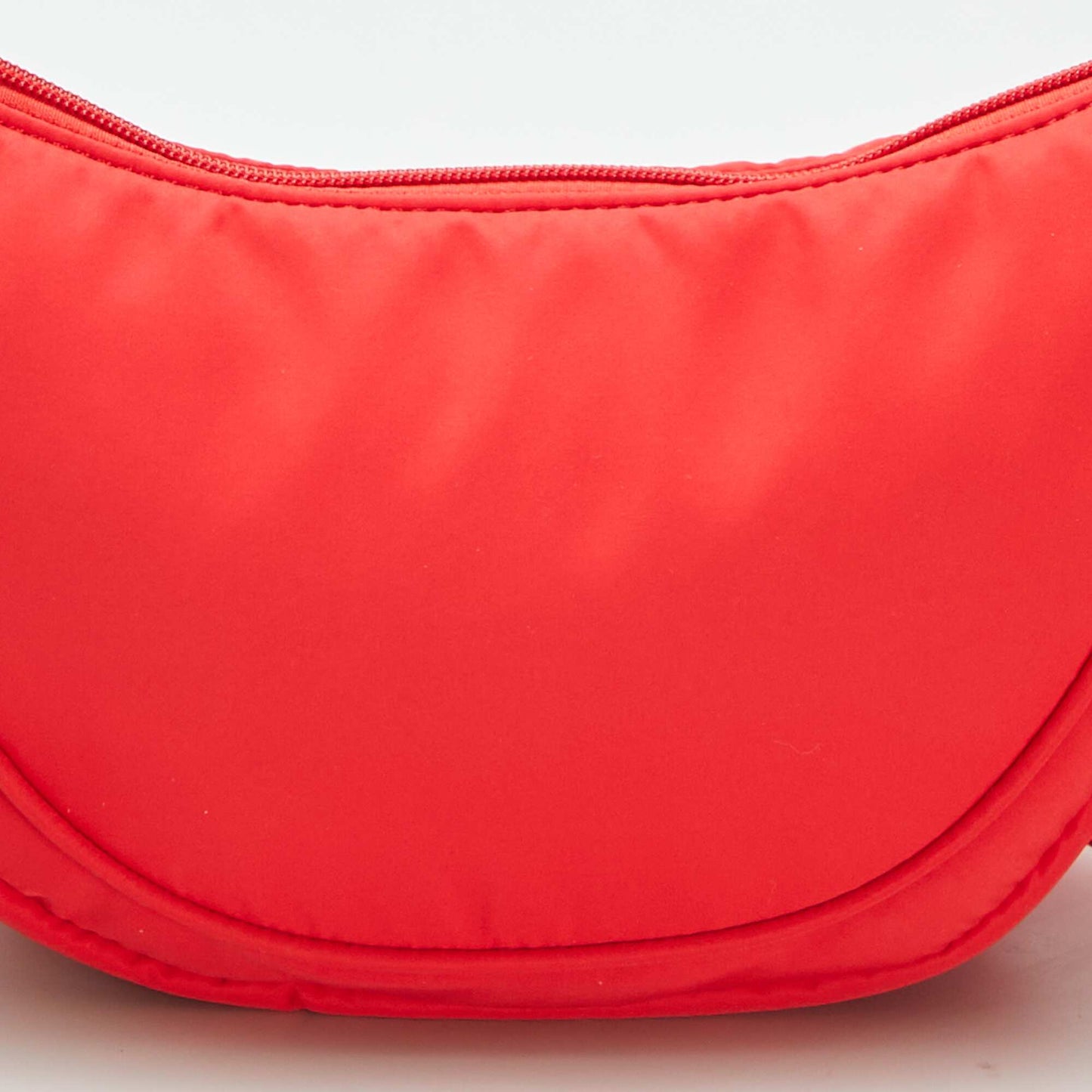 Sac demi lune en nylon ROUGE