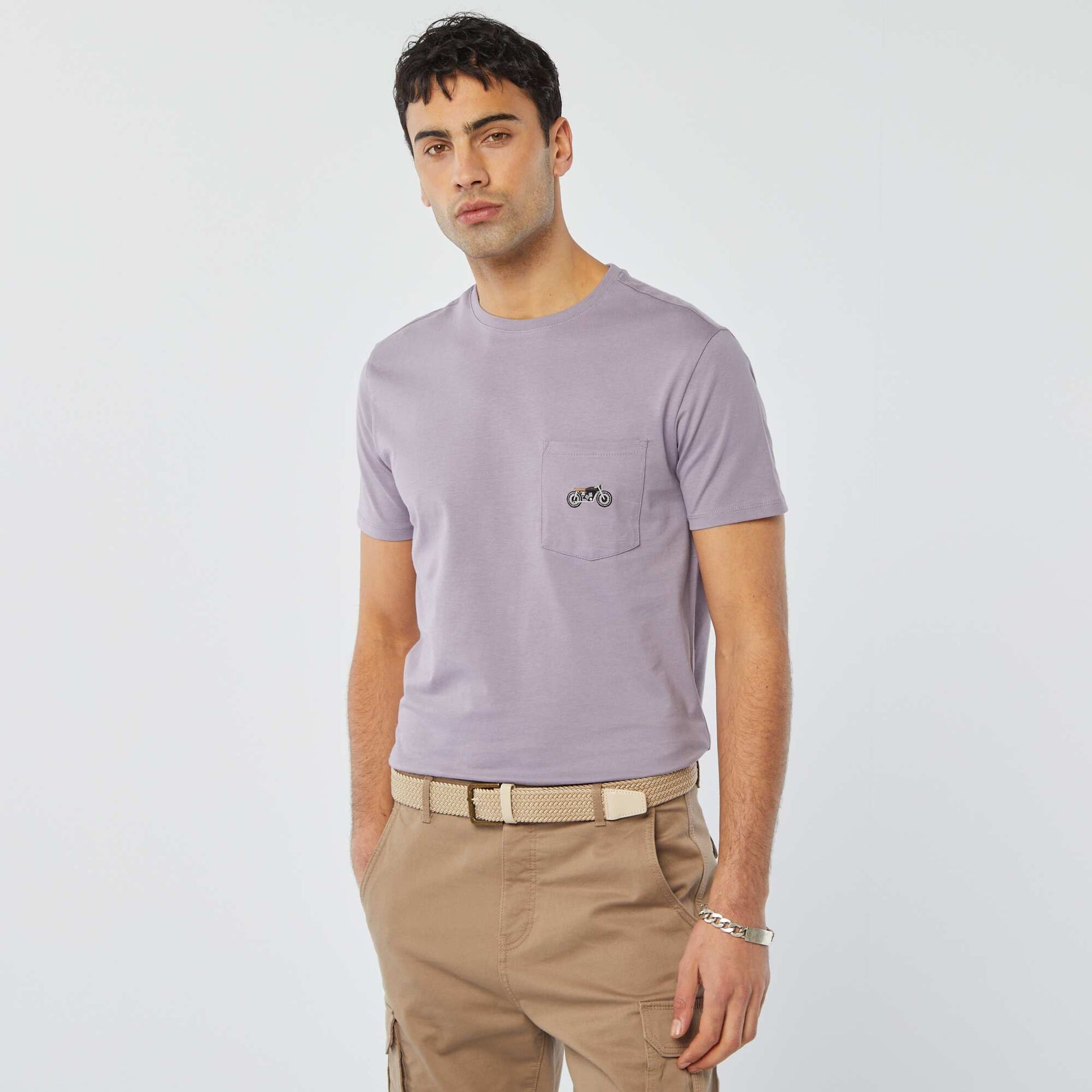 T-shirt manches courtes avec poche poitrine et broderie LILAS