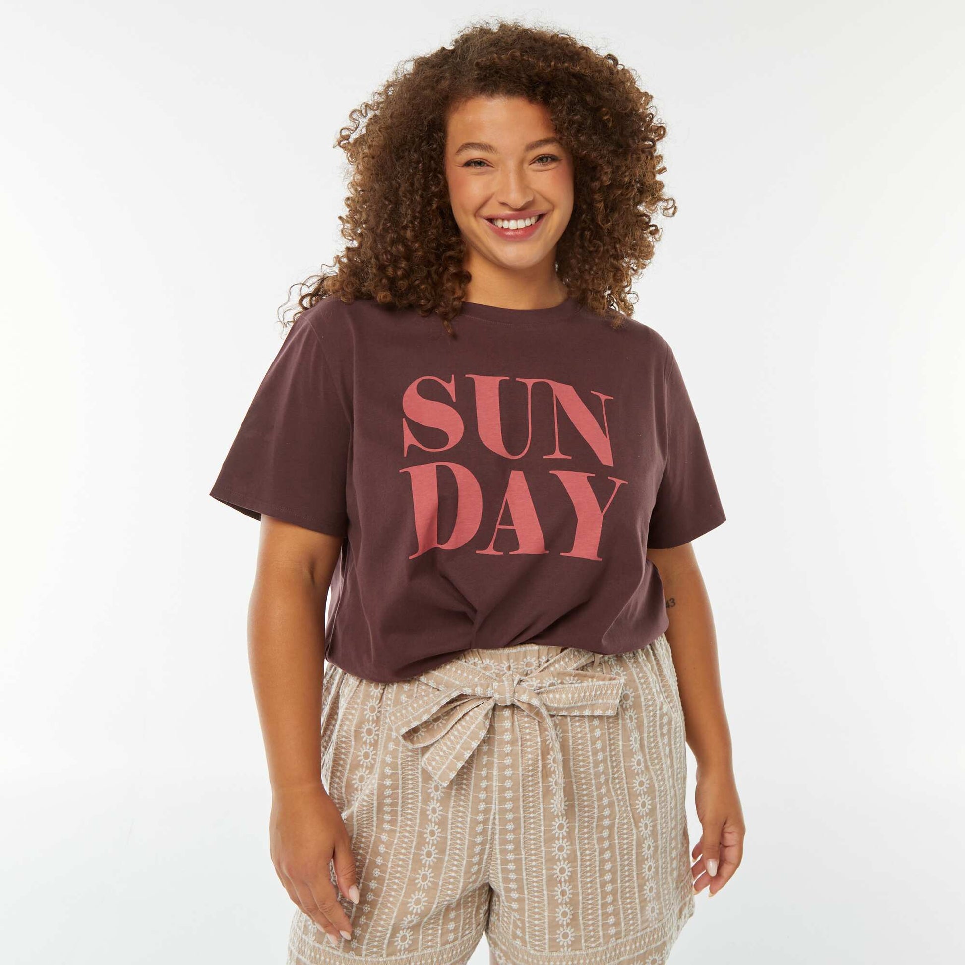 T-shirt à manches courtes avec imprimé MARRON