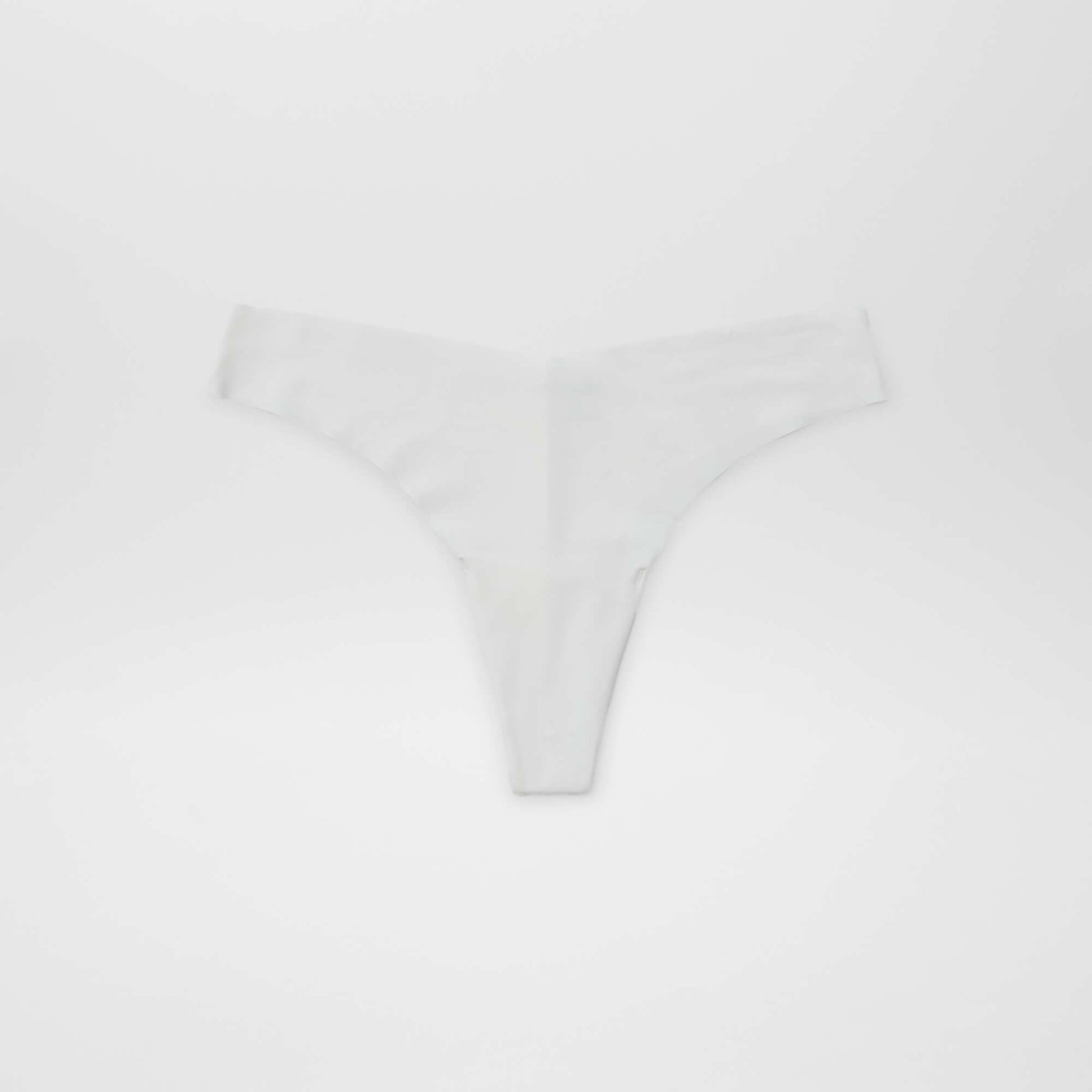 Lot de 2 tangas invisibles en microfibre BLANC
