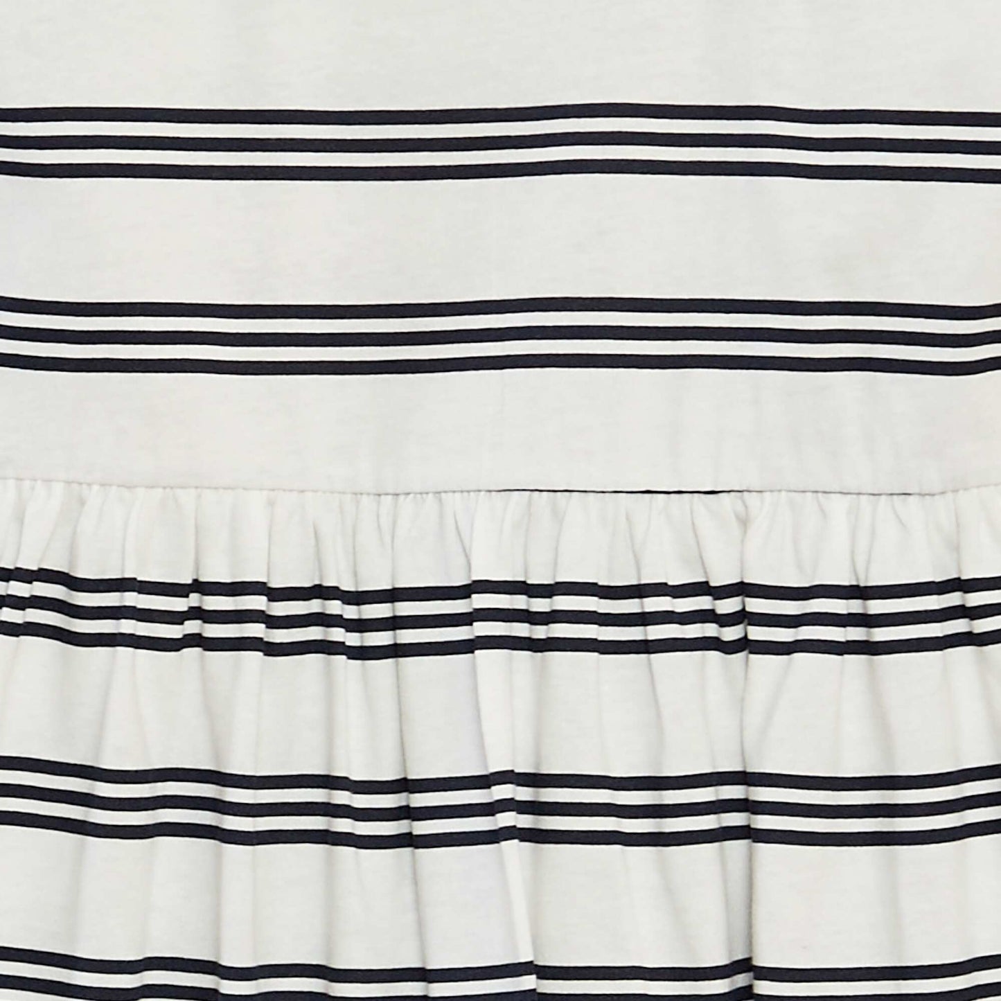 Robe à bretelles volantées à motif BLANC RAYé