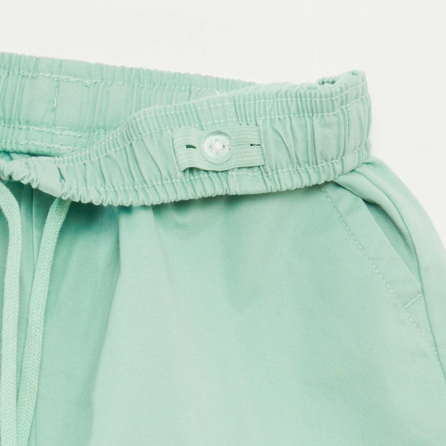 Bermuda type chino uni VERT