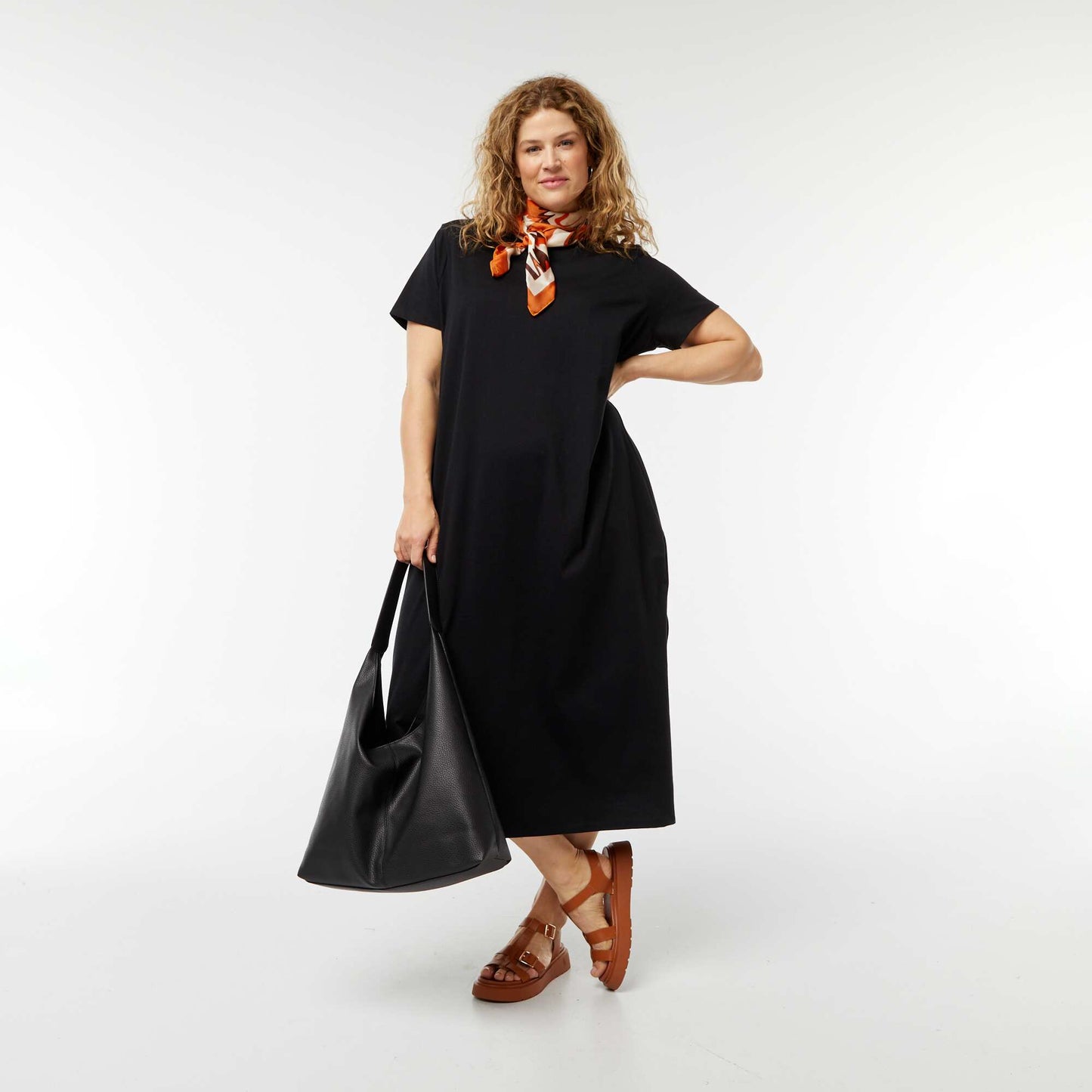 Robe t-shirt longue à manches courtes unie NOIR