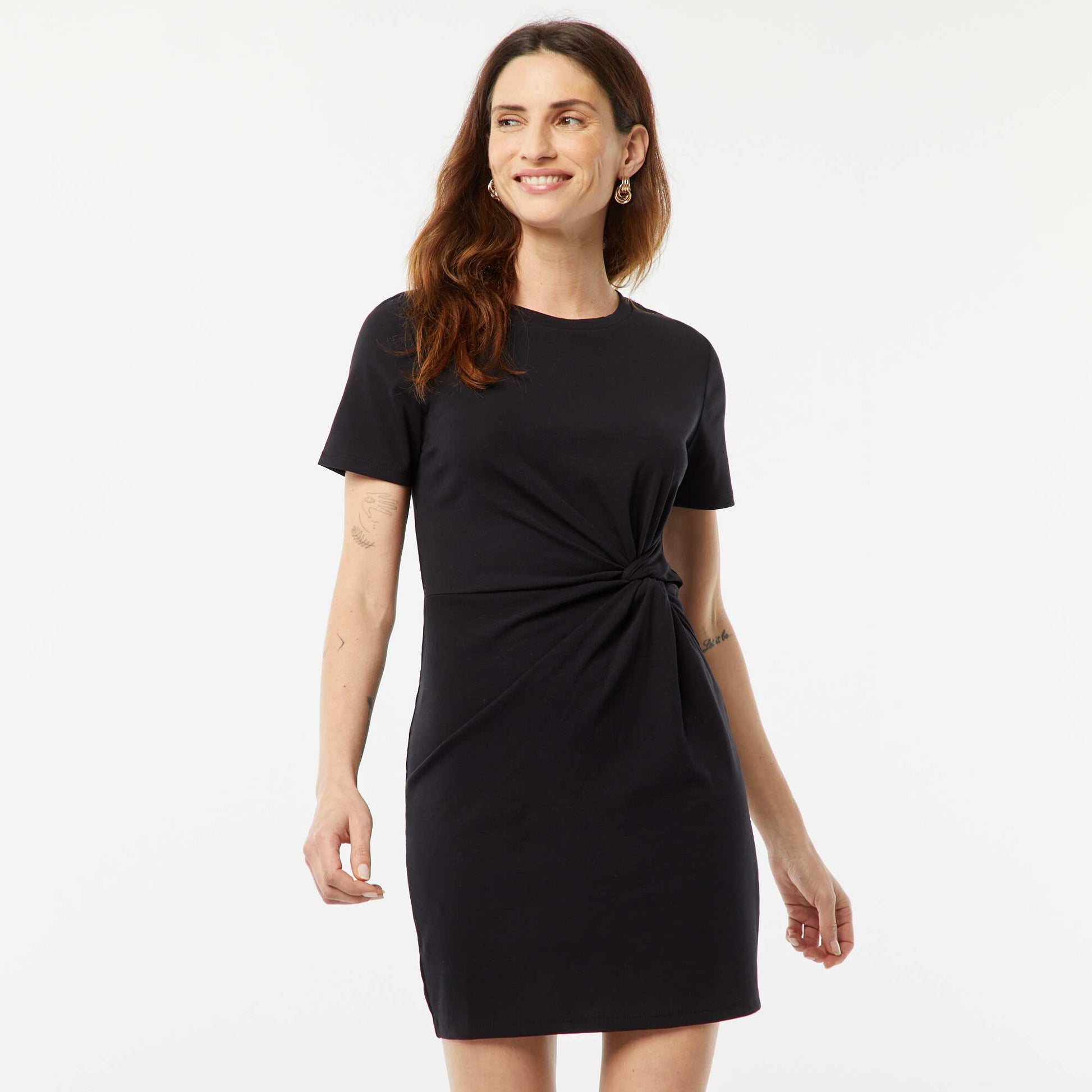 Robe courte manches courtes avec effet drapé NOIR