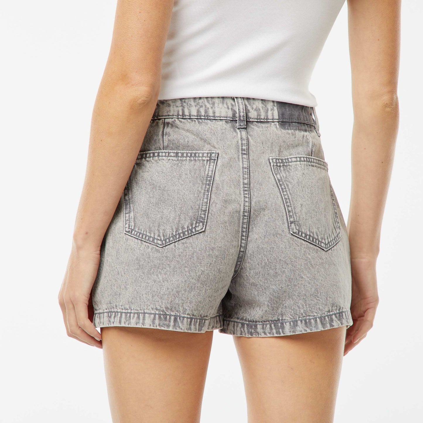 Short taille haute en jean avec 4 poches plaquées GRIS