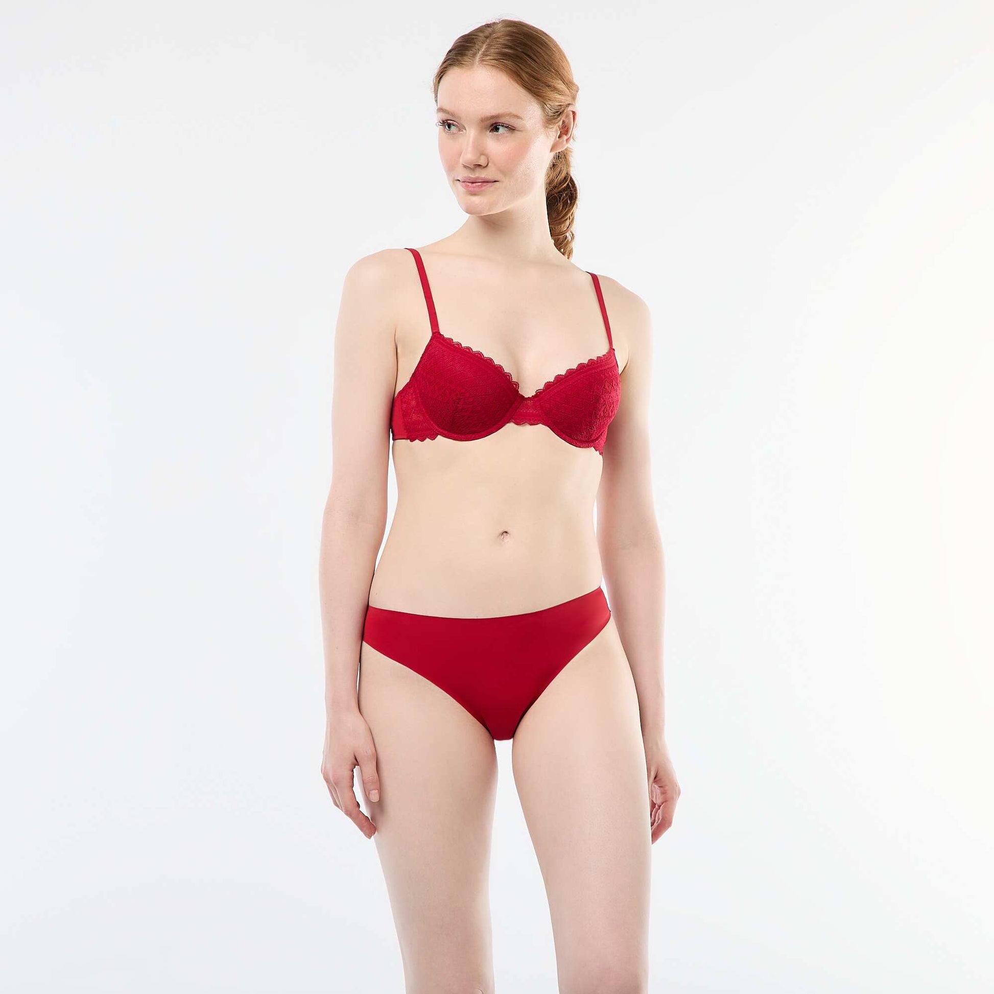 Soutien-gorge corbeille en dentelle ROUGE