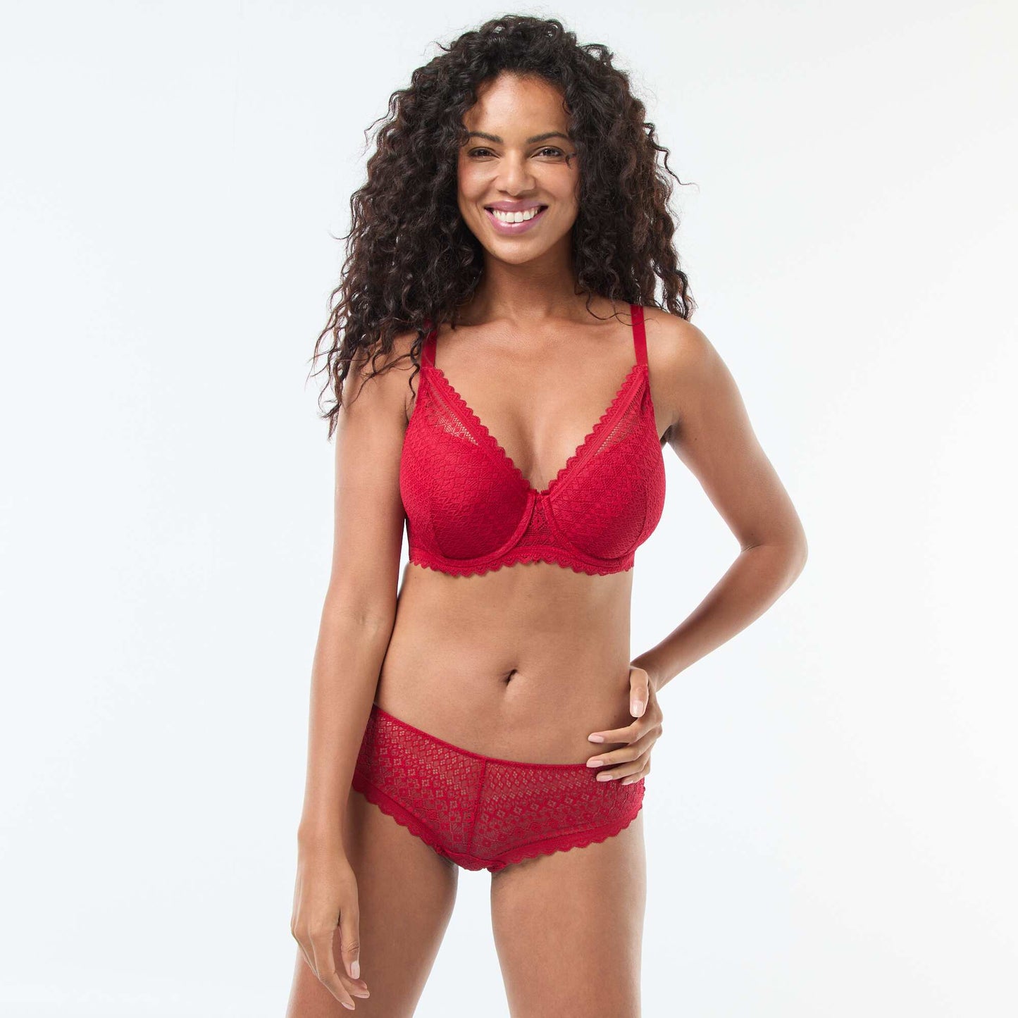 Soutien-gorge corbeille emboîtant en dentelle ROUGE
