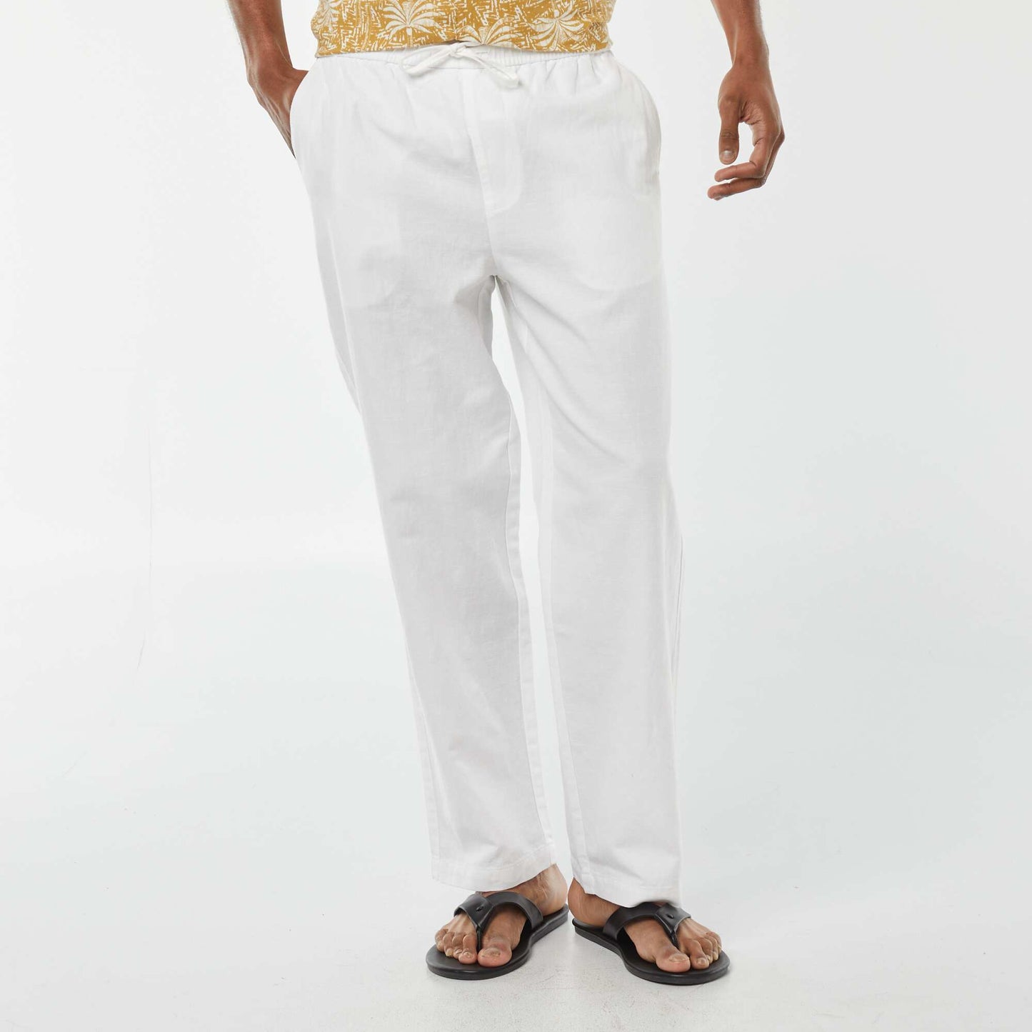 Pantalon avec taille élastiquée et liens à nouer BLANC