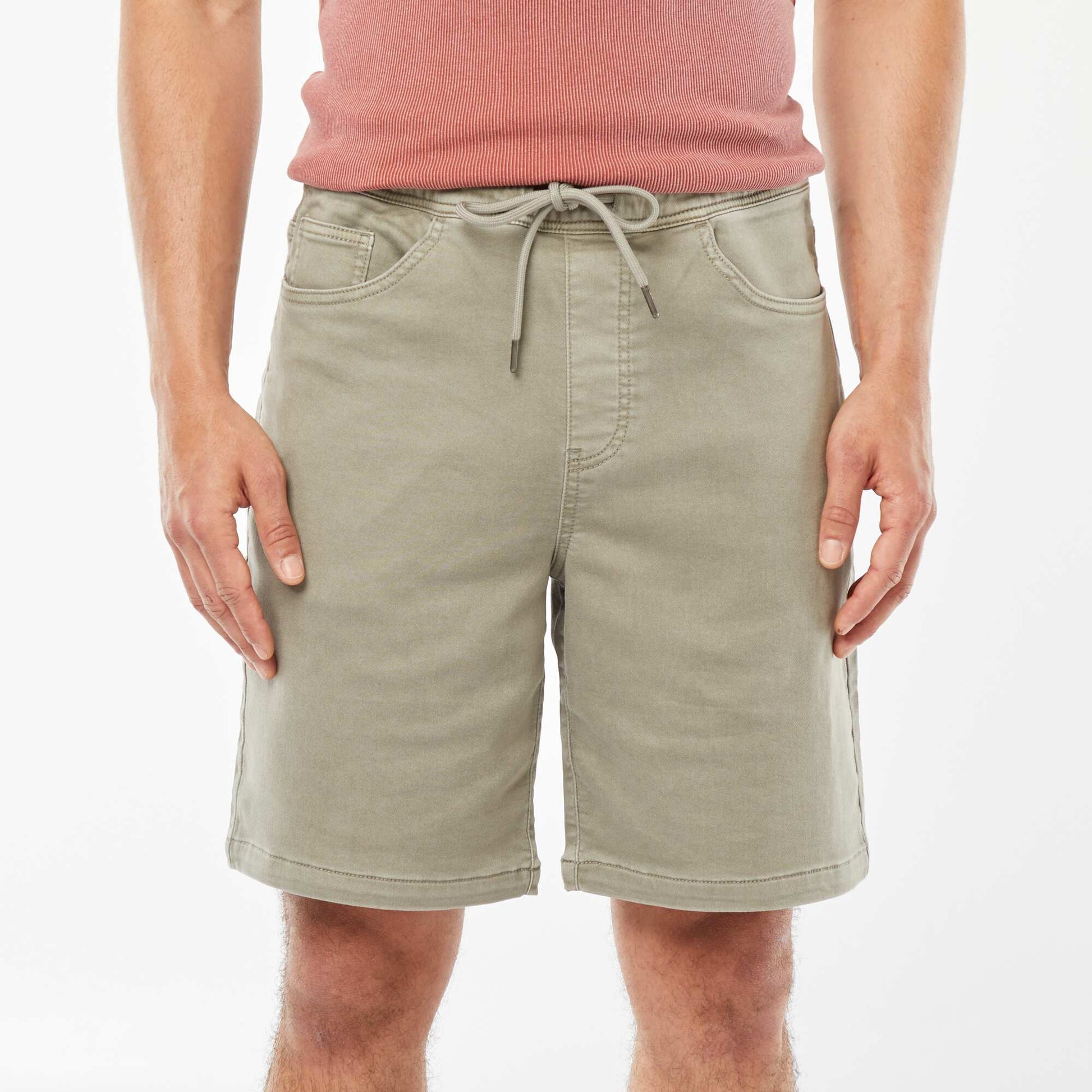 Bermuda uni avec taille élastiquée et cordons de serrage VERT