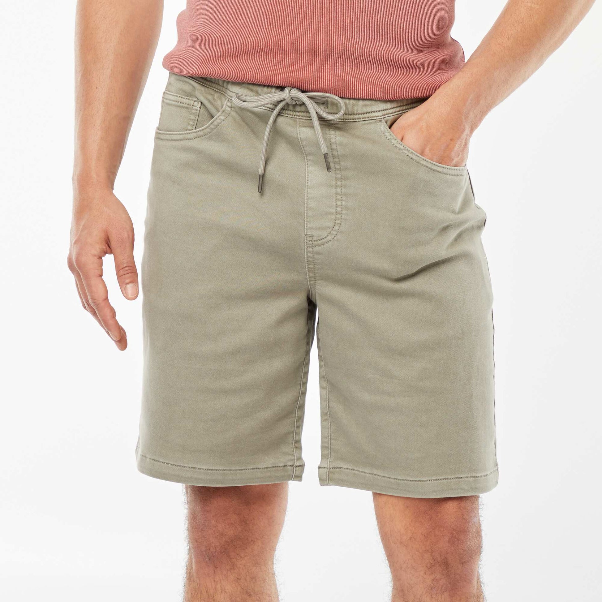 Bermuda uni avec taille élastiquée et cordons de serrage VERT