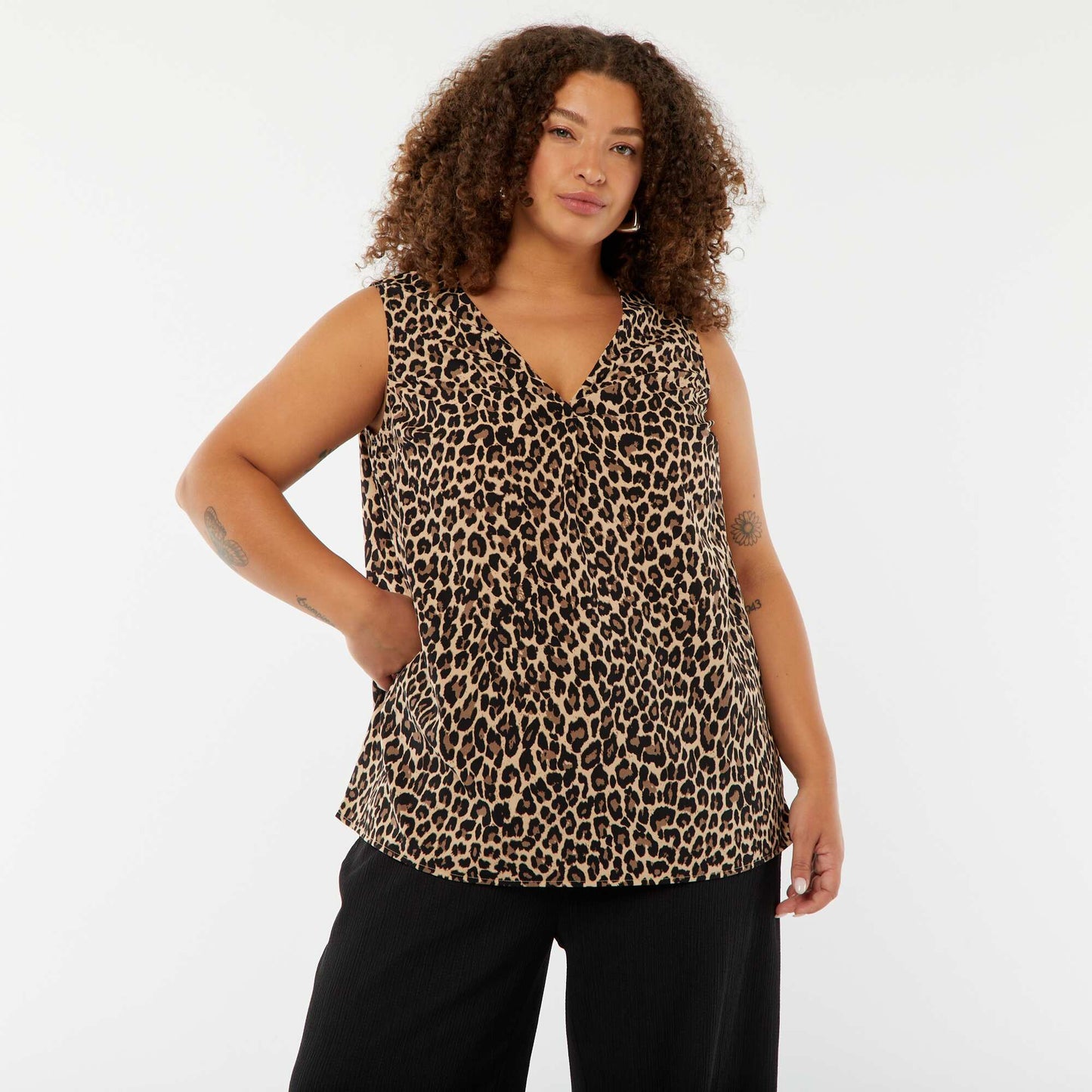 Blouse uni avec couture fantaisie au col BEIGE