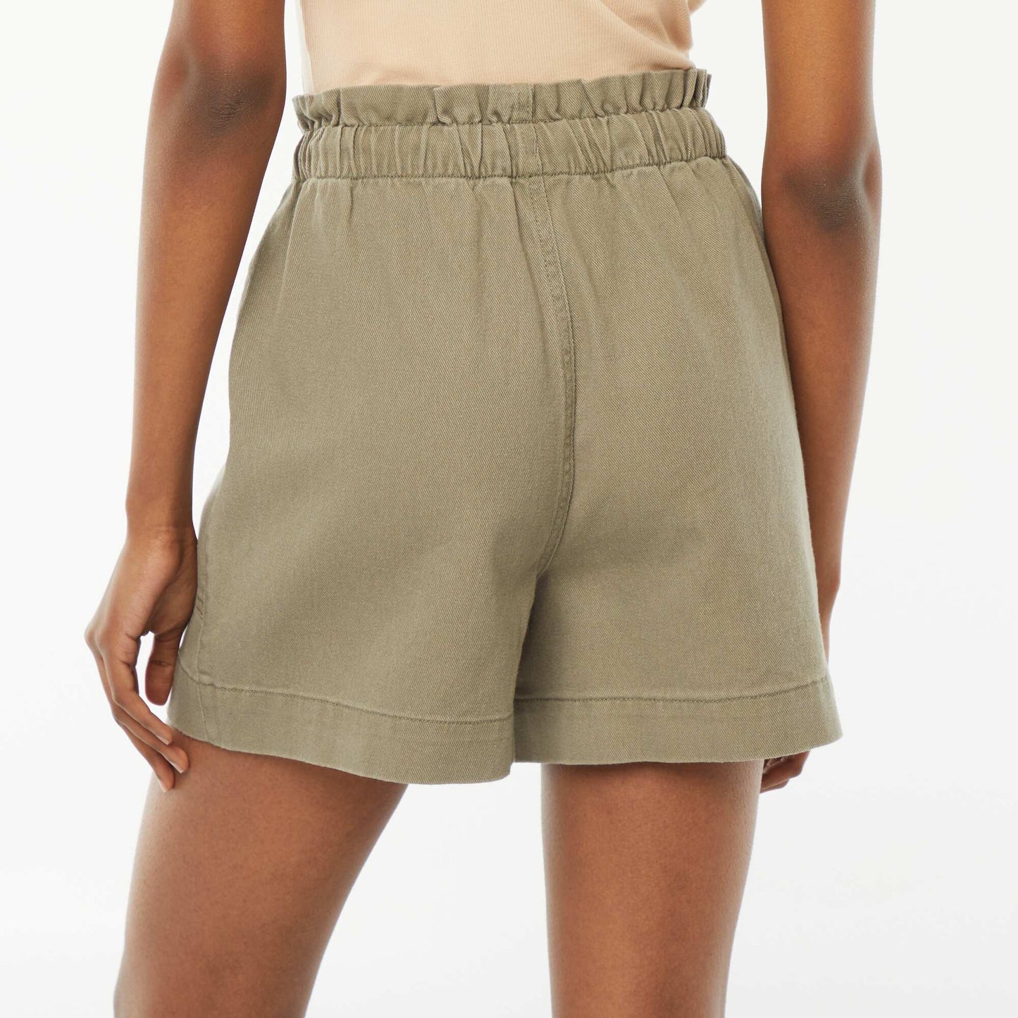 Short court en denim avec grandes poches plaquées KAKI