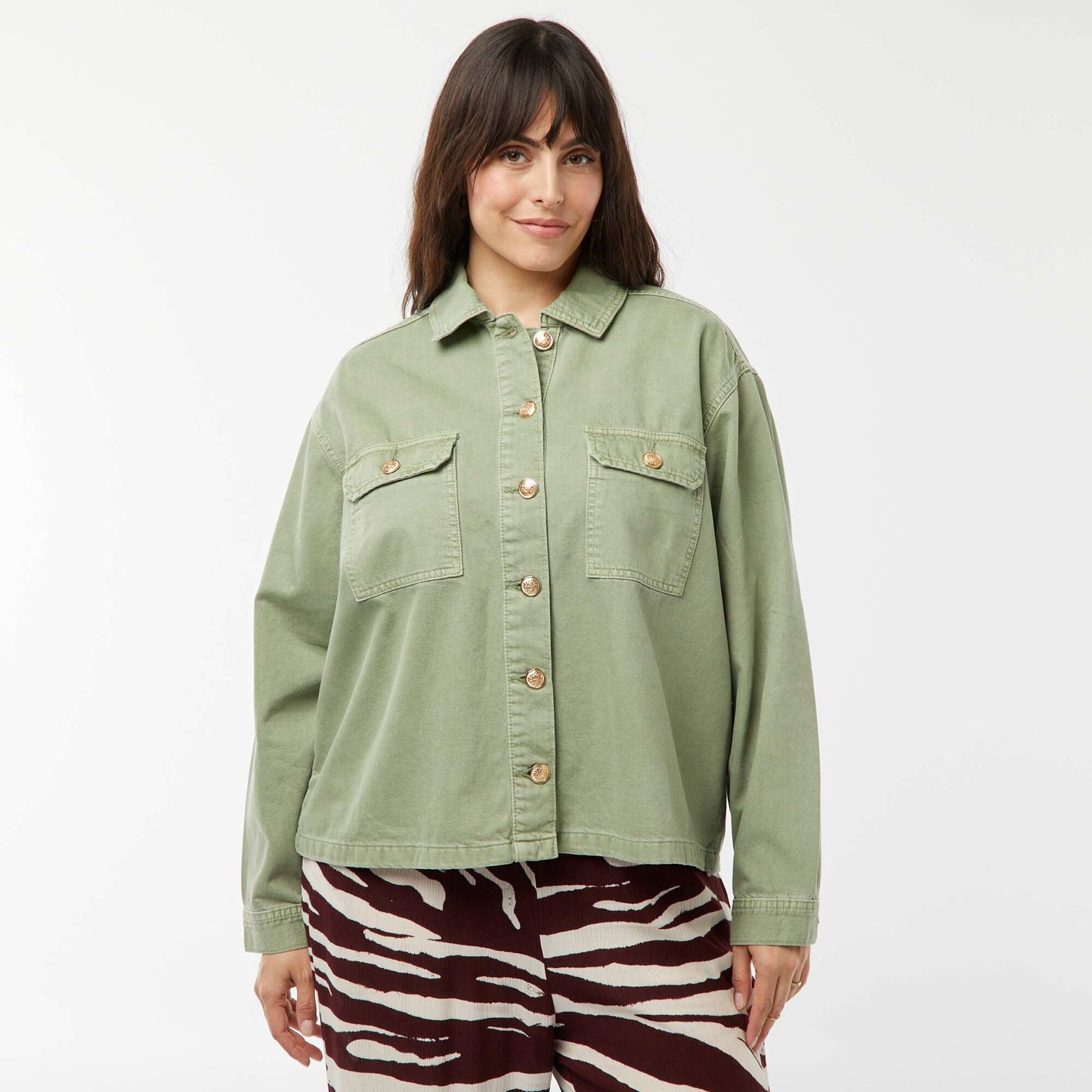 Veste en jean avec ouverture boutonnée dorée VERT