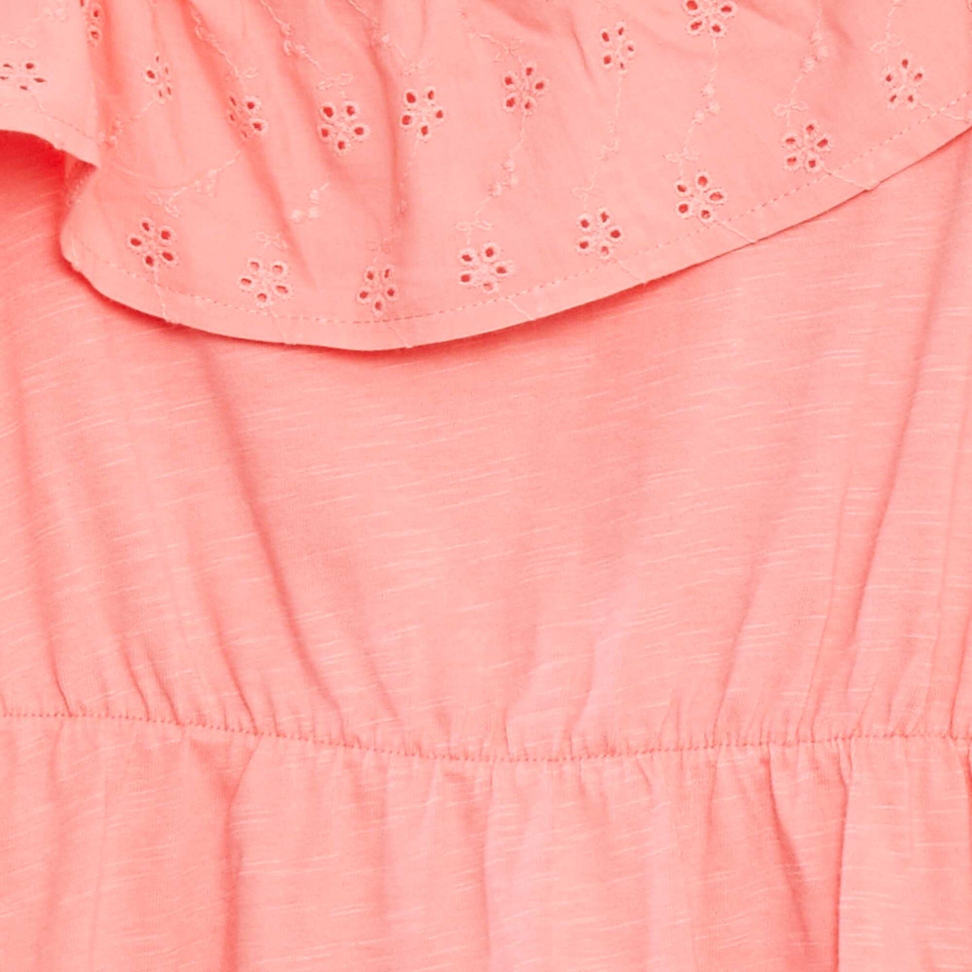 Robe avec épaule dénudée et broderies anglaises ROSE