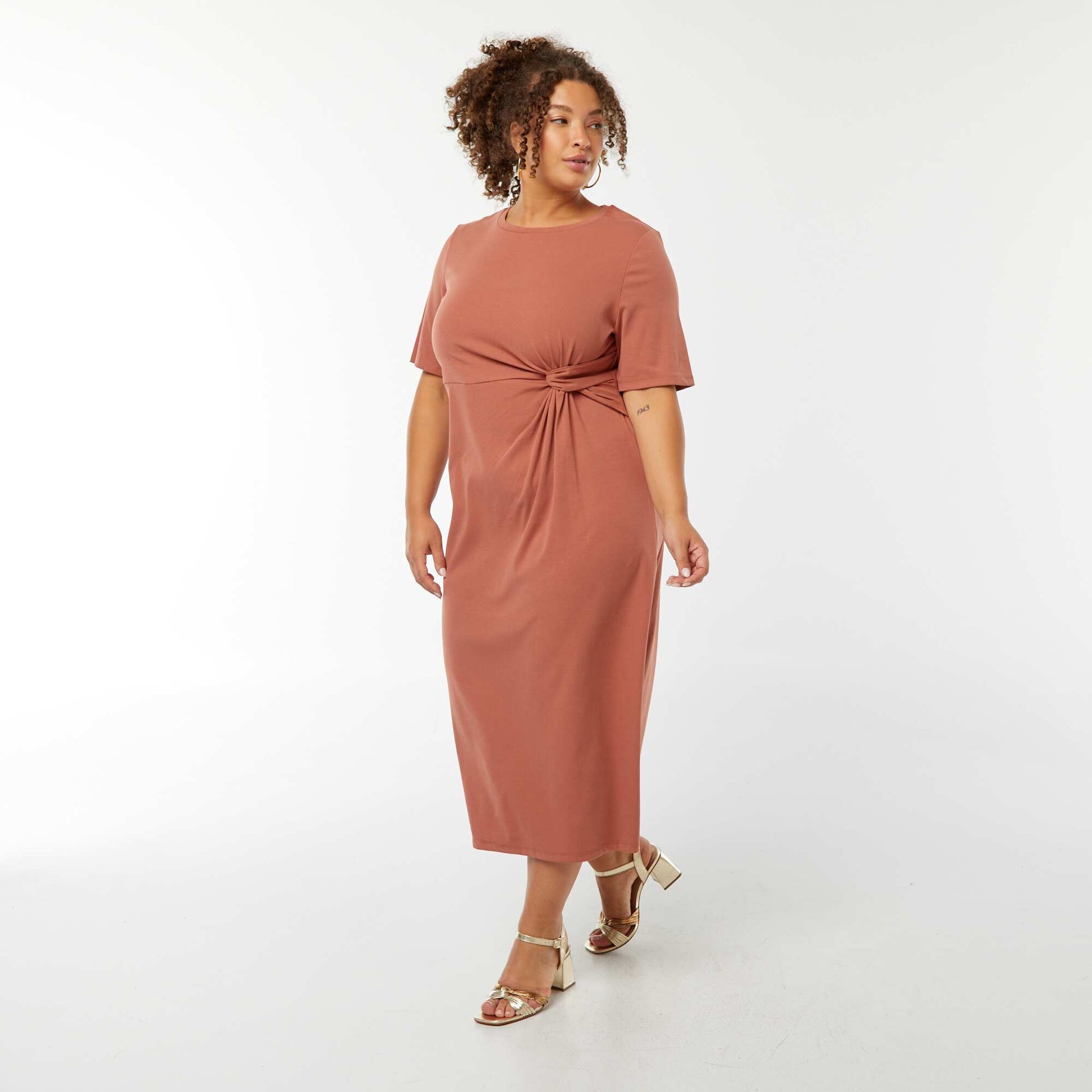 Robe unie drapée coupe midi ROSE