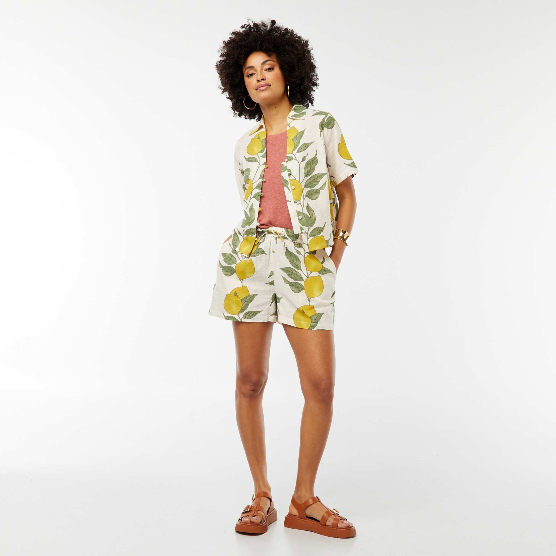 Short fluide avec imprimé citrons BEIGE