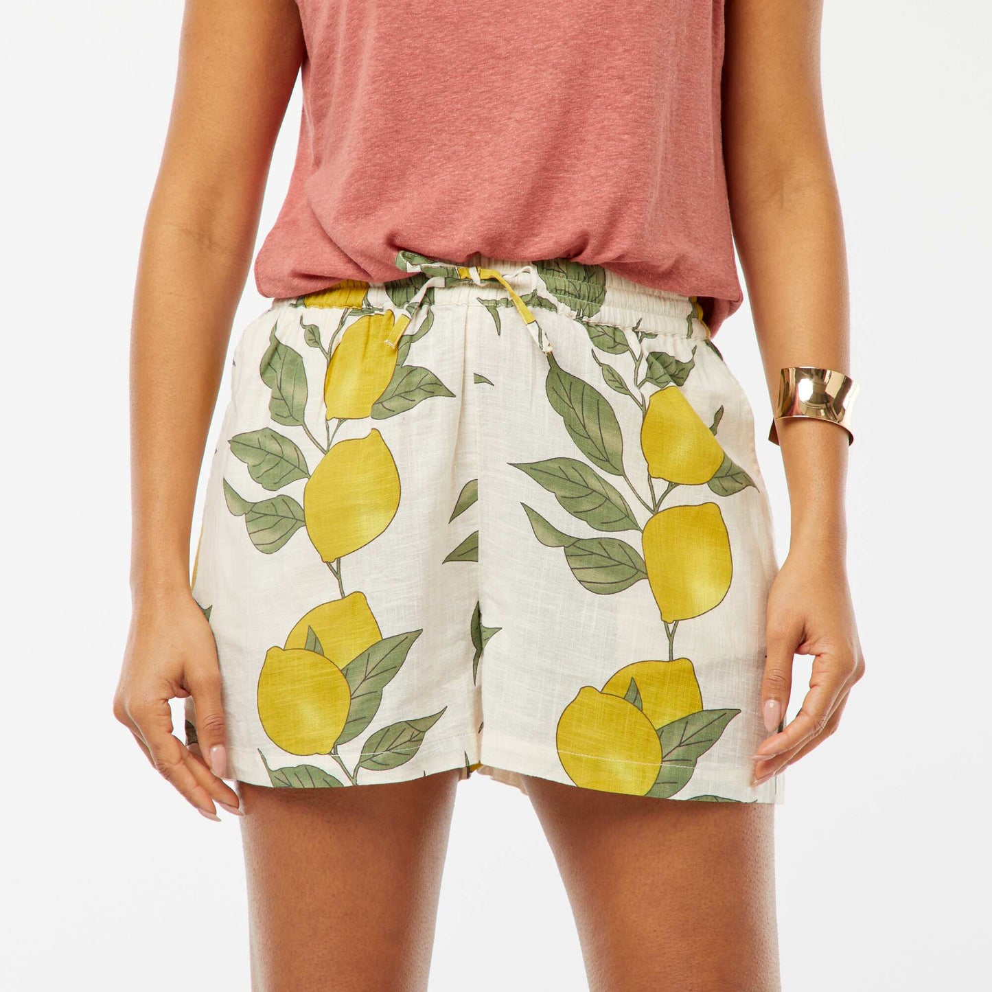 Short fluide avec imprimé citrons BEIGE