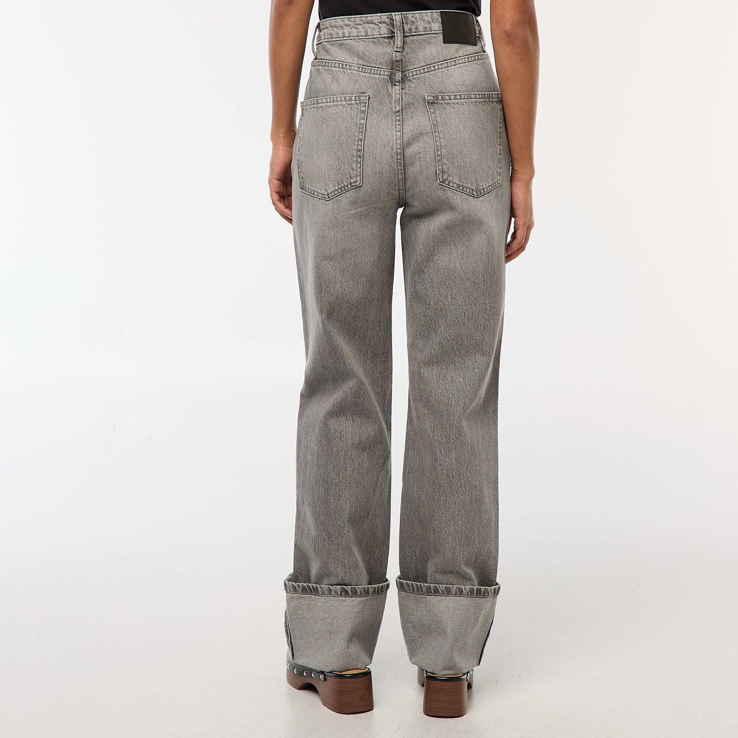 Jean regular / taille haute avec large revers à la base GRIS