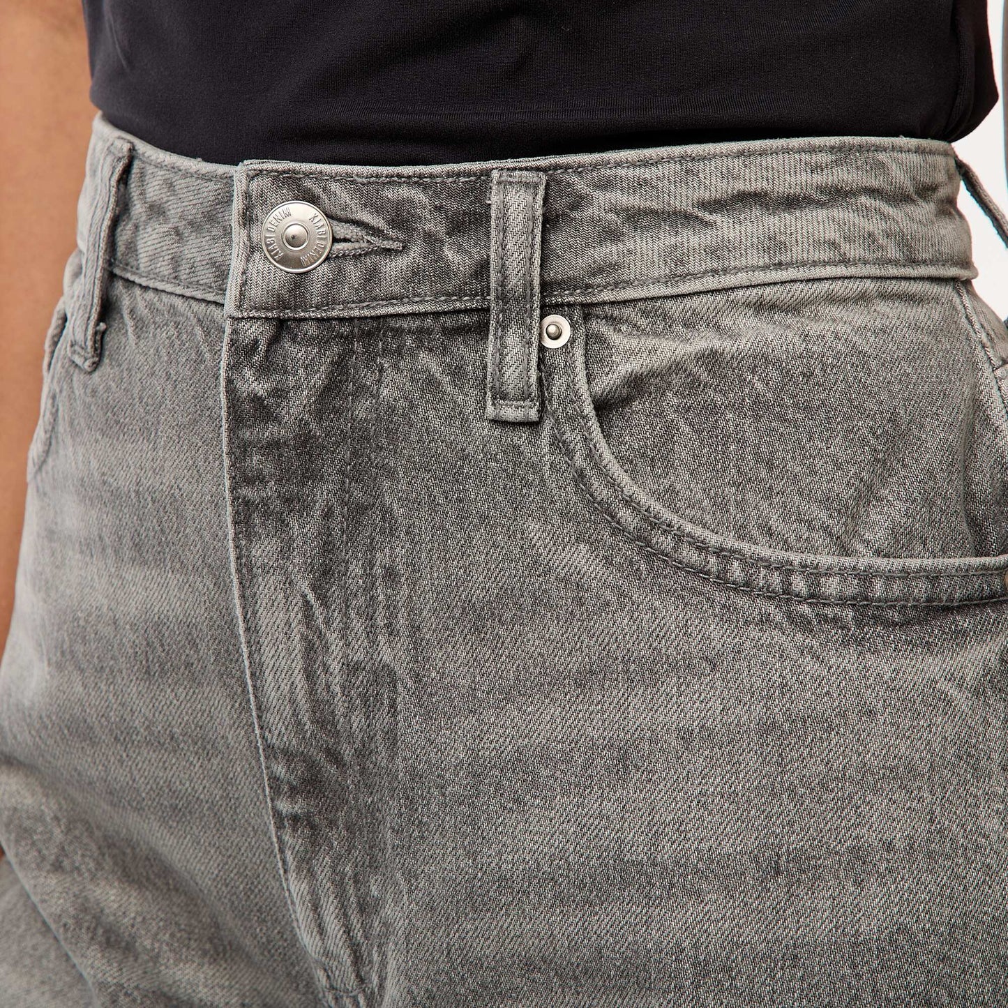 Jean regular / taille haute avec large revers à la base GRIS