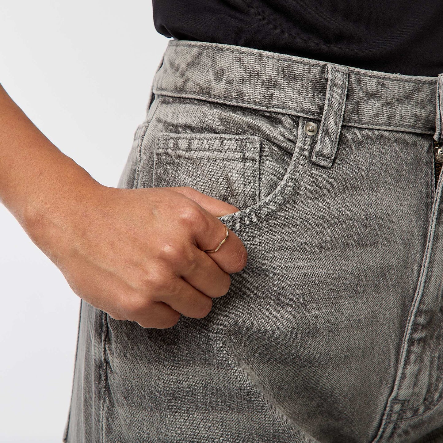 Jean regular / taille haute avec large revers à la base GRIS