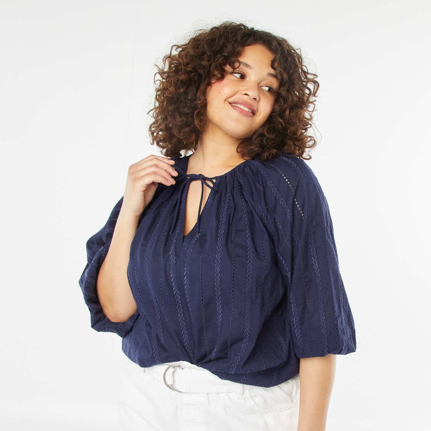 Blouse brodée avec manches 3/4 BLEU
