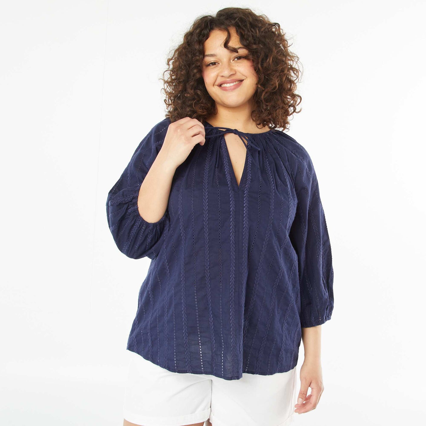 Blouse brodée avec manches 3/4 BLEU