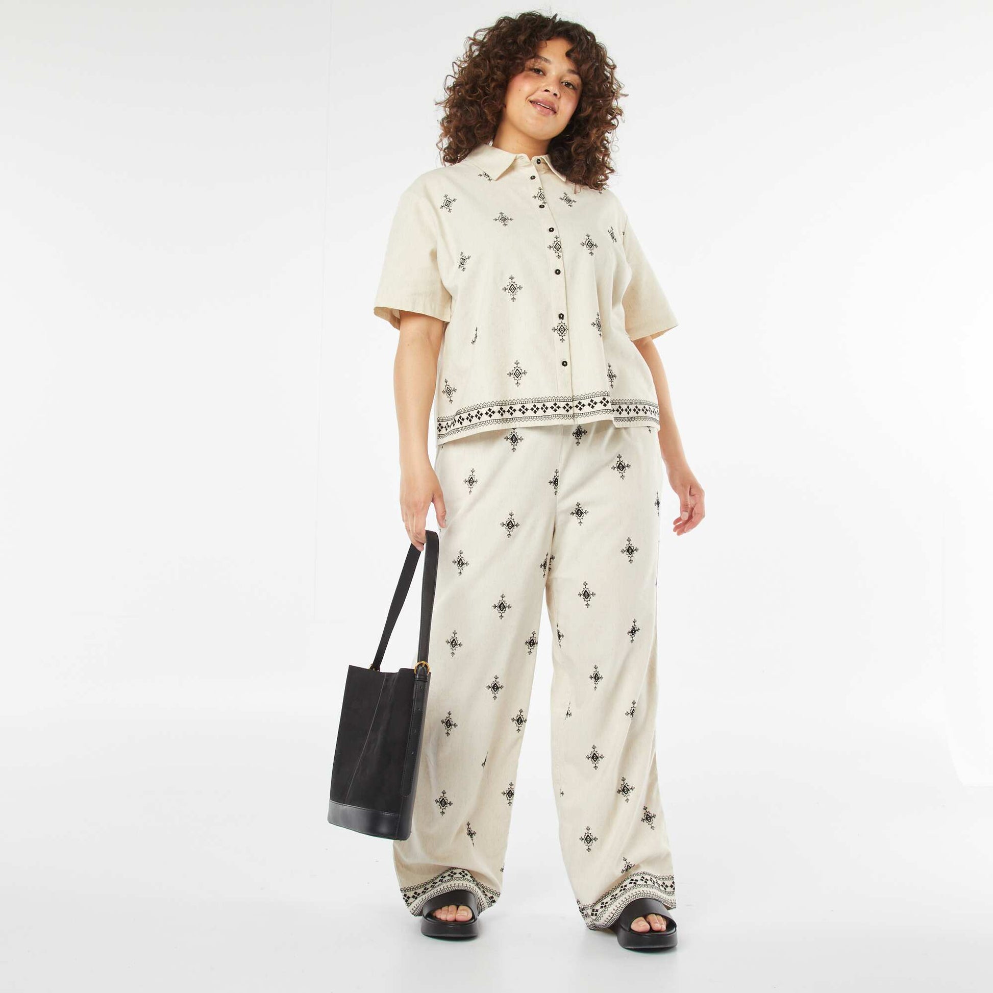 Pantalon large 3/4 brodé BEIGE