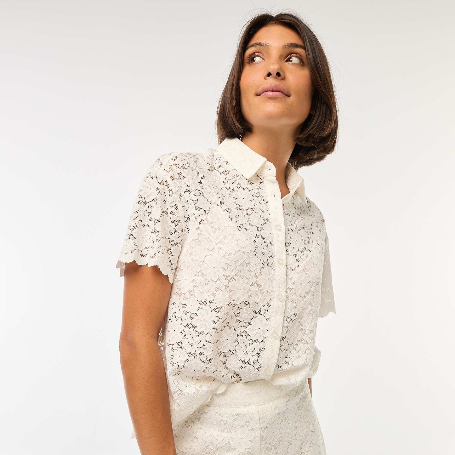 Chemisier uni à manches courtes et en maille dentelle BEIGE