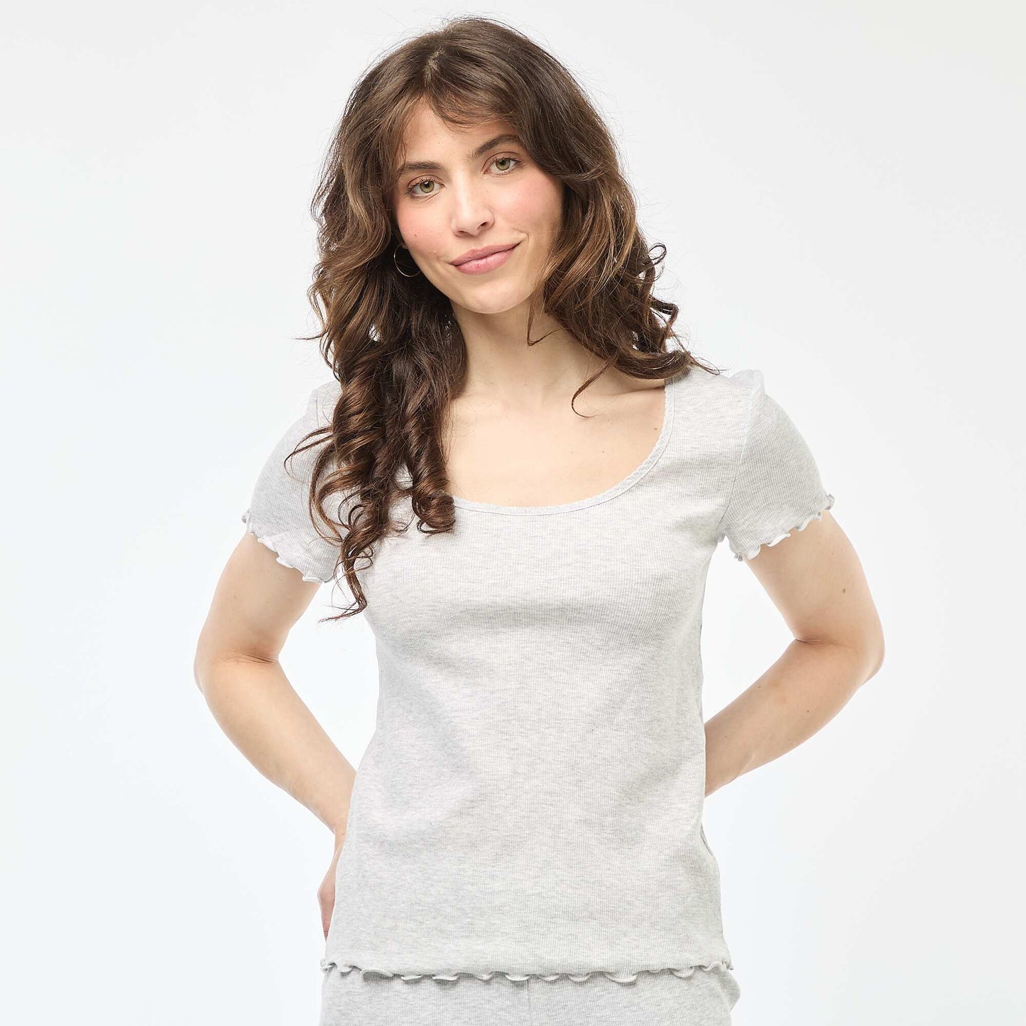 T-shirt uni en maille côtelé manches courtes GRIS