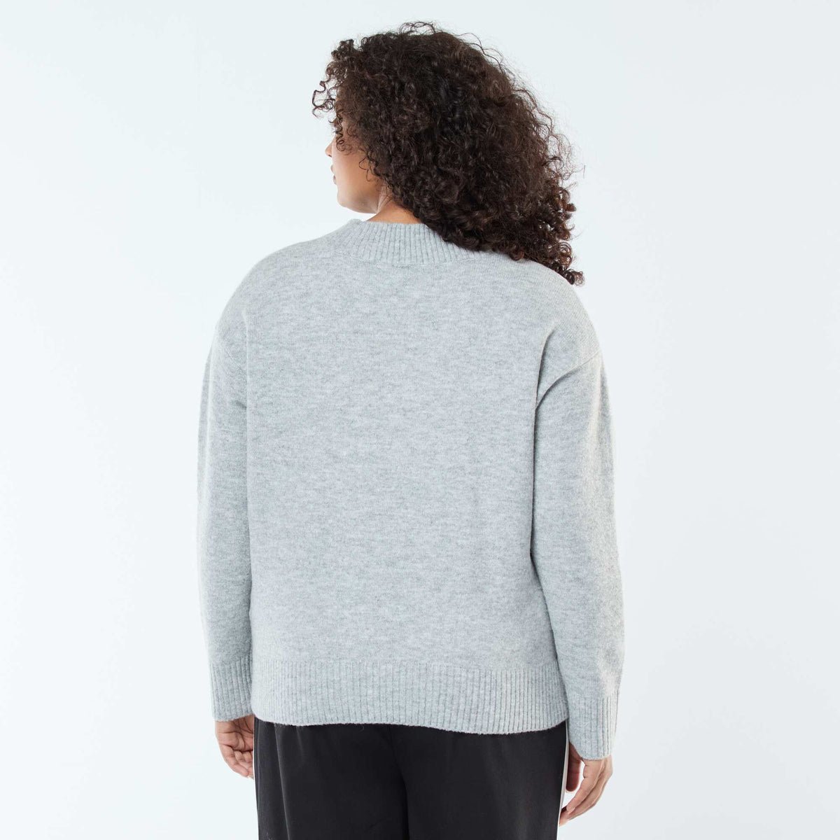 Pull en maille épaisse avec col V GRIS