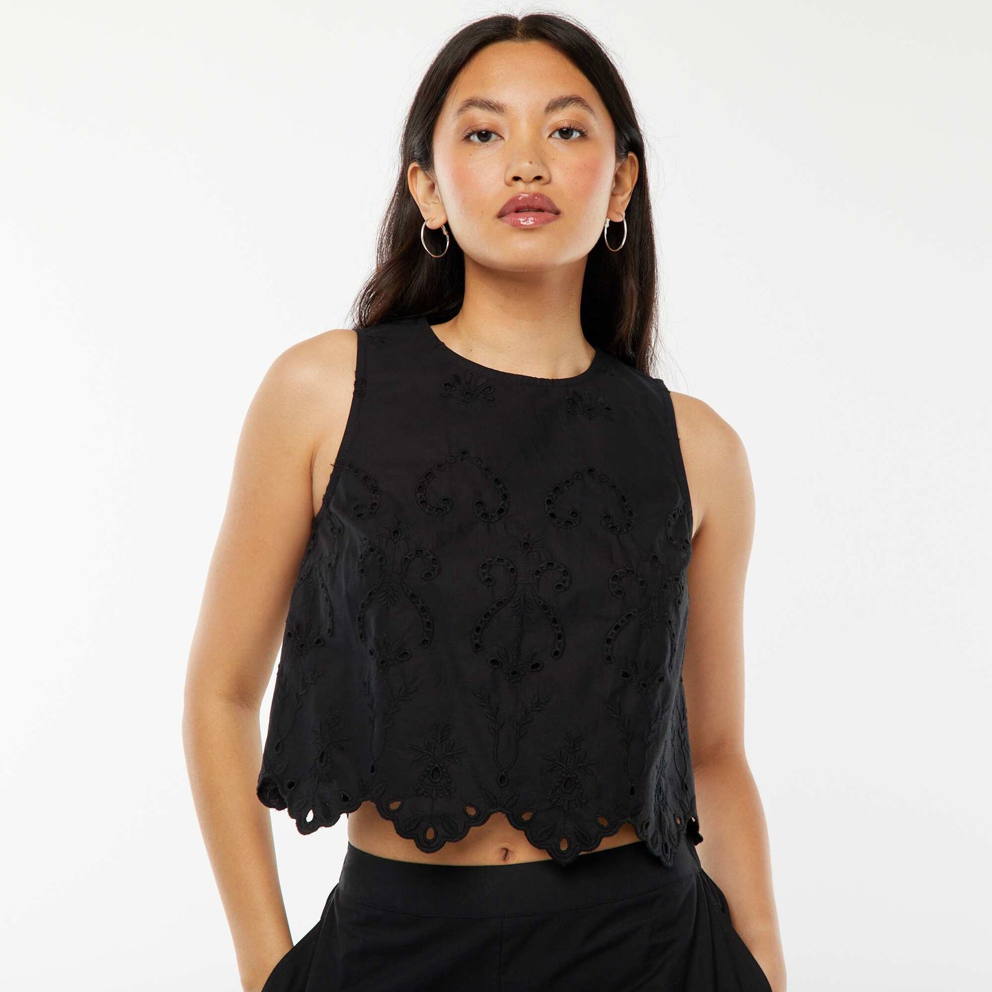 Top sans manches avec broderies anglaises NOIR